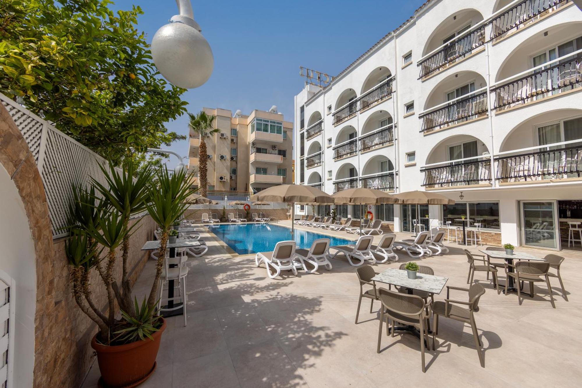 Hotel Cactus 2*