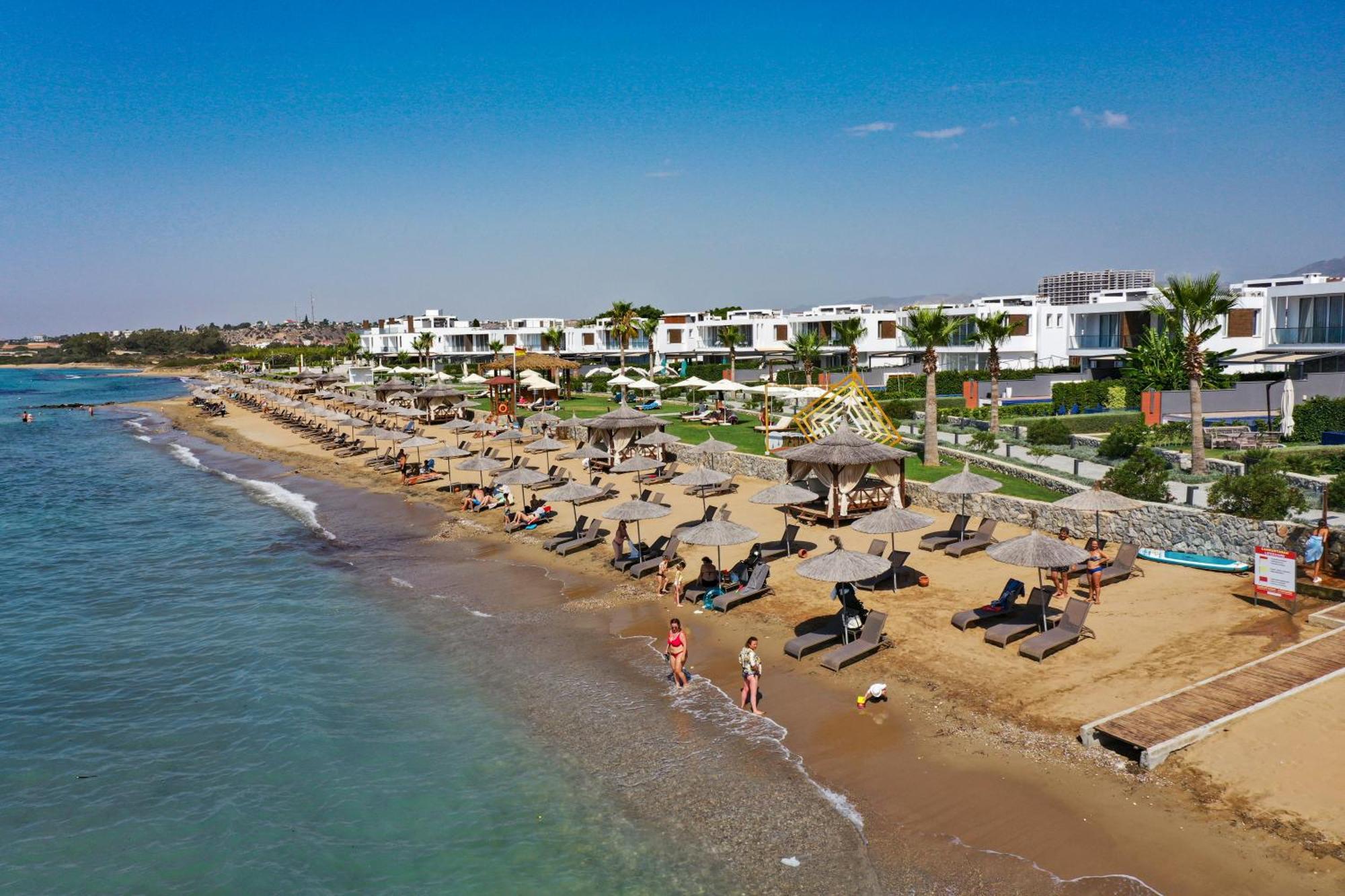 Four Seasons Life Official Resort