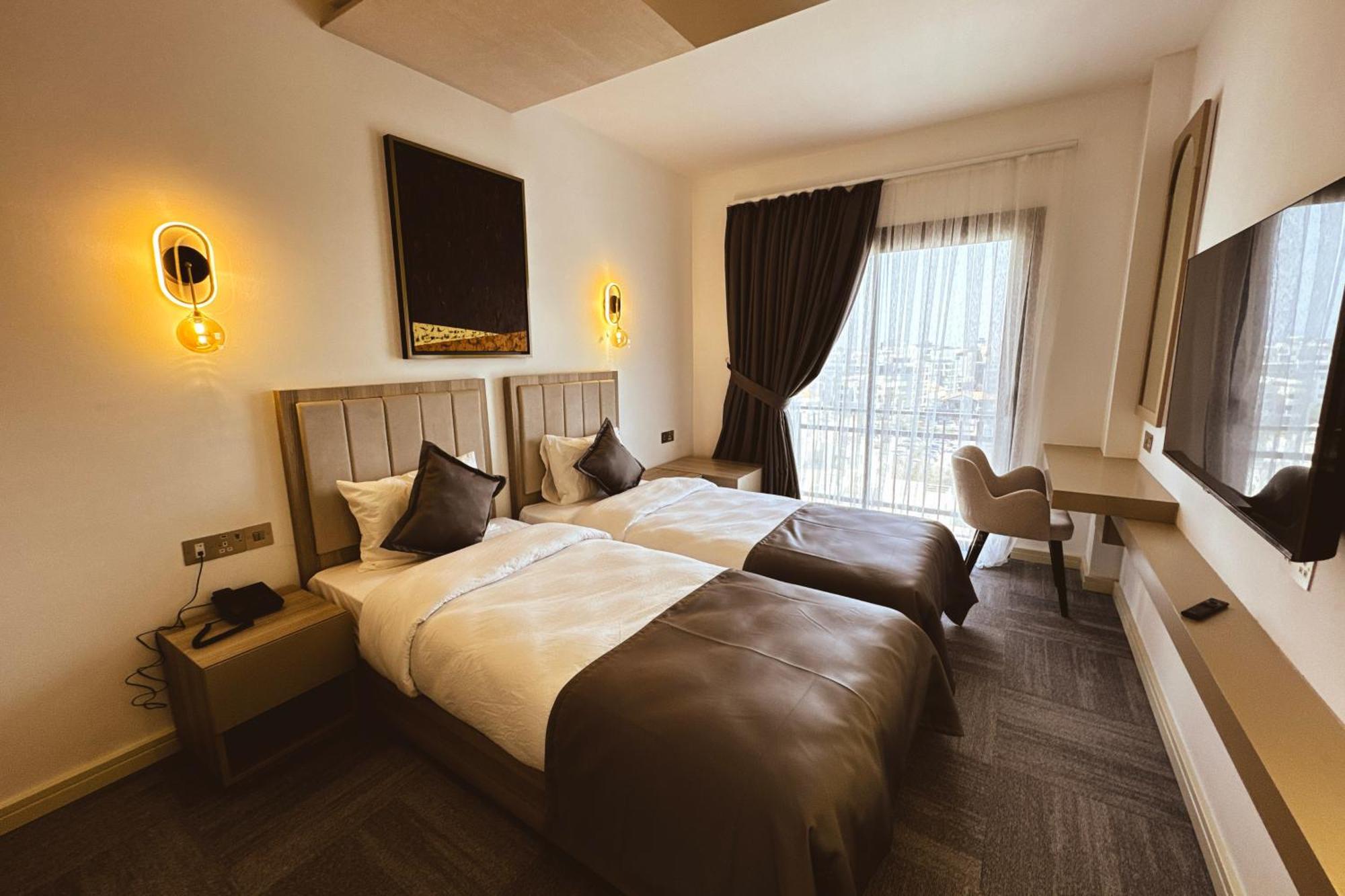 Hotel Dorana Art 3*