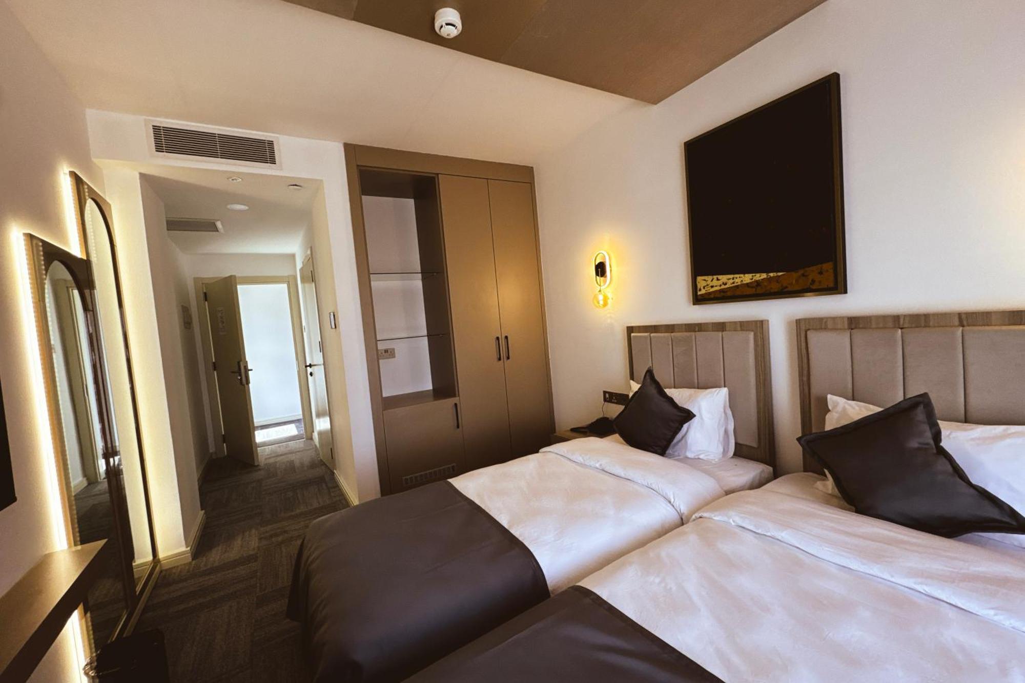 Hotel Dorana Art 3*