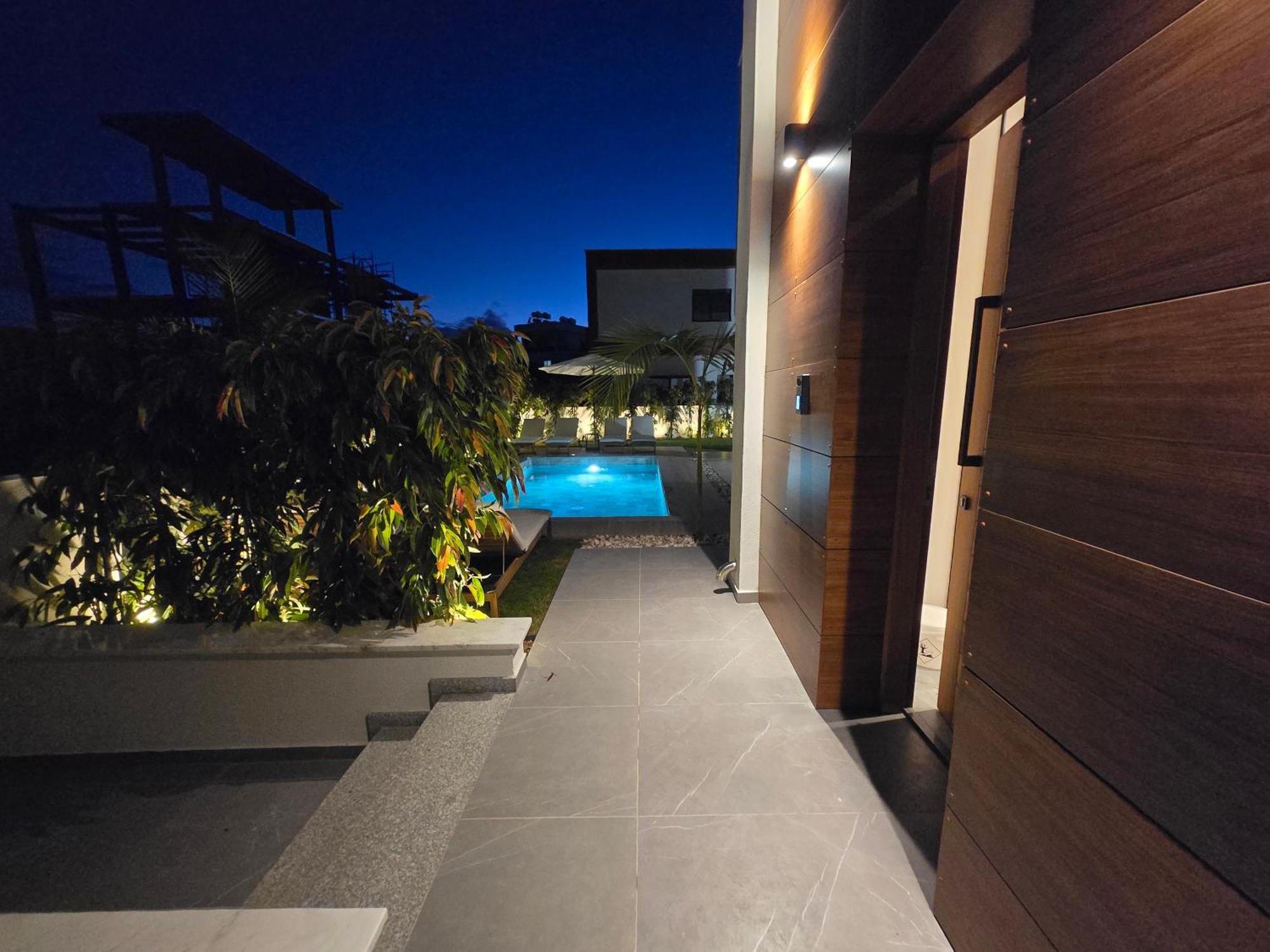 Tg New Luxury Private Resort Villas - Heated Salty Swimming Pool, Outdoor Jacuzzi, Sauna, Exotic Garden Pousada