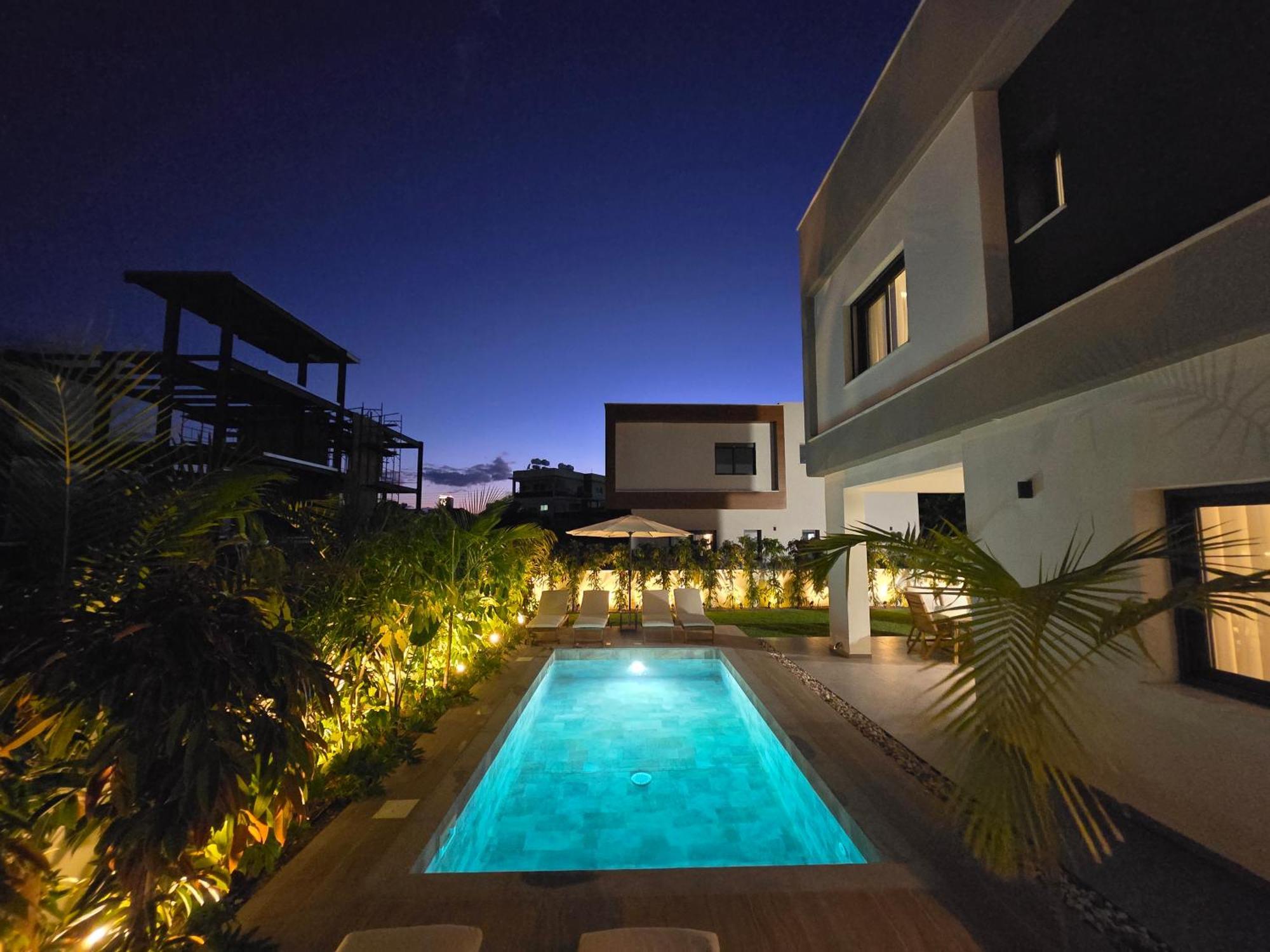 Tg New Luxury Private Resort Villas - Heated Salty Swimming Pool, Outdoor Jacuzzi, Sauna, Exotic Garden Pousada