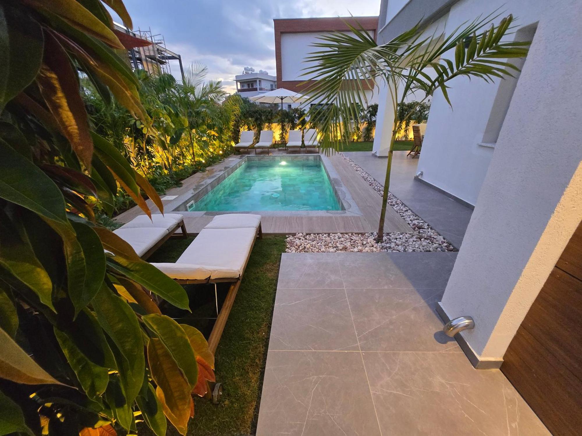 Tg New Luxury Private Resort Villas - Heated Salty Swimming Pool, Outdoor Jacuzzi, Sauna, Exotic Garden Pousada *