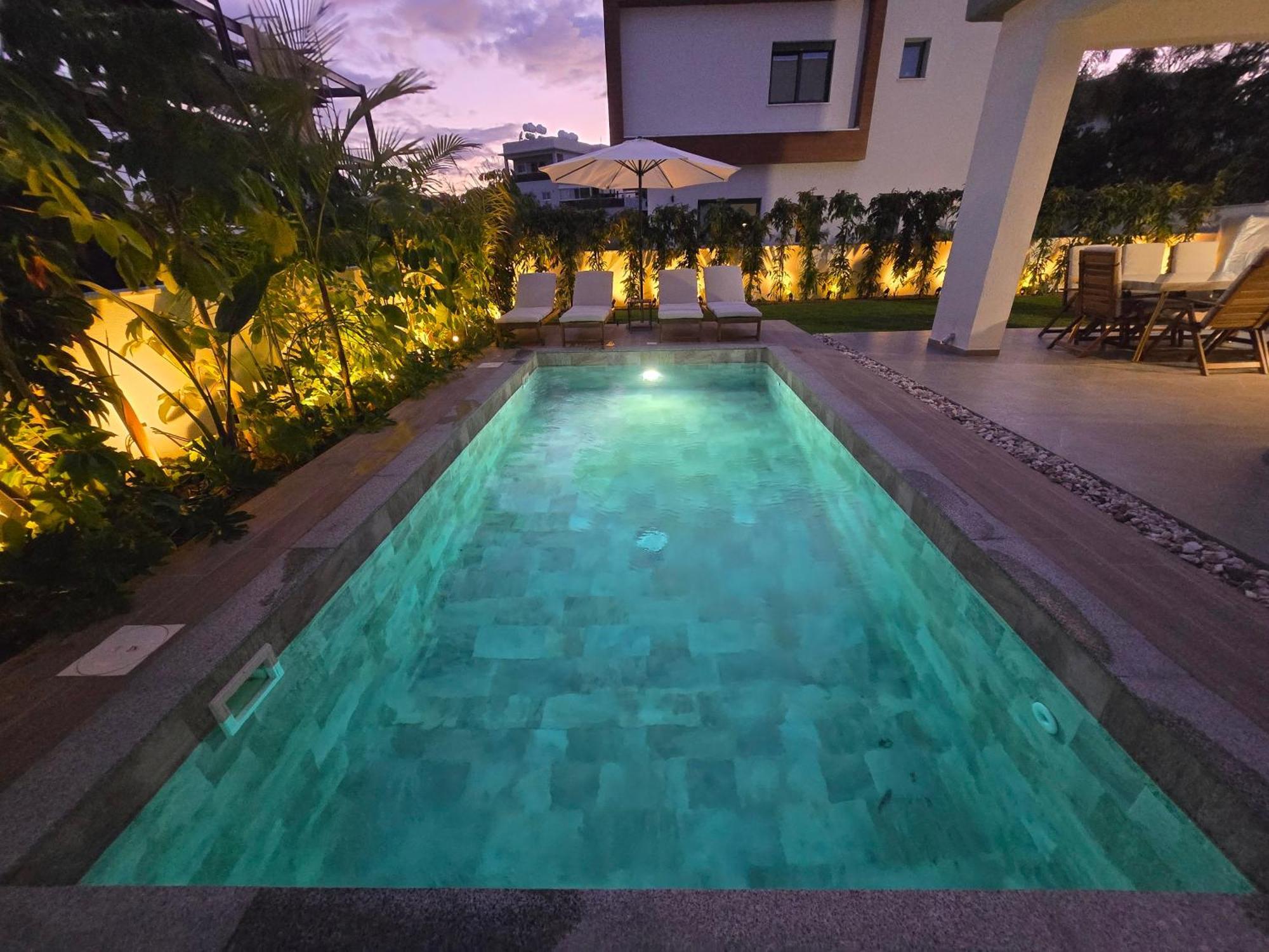 Tg New Luxury Private Resort Villas - Heated Salty Swimming Pool, Outdoor Jacuzzi, Sauna, Exotic Garden * Limassol