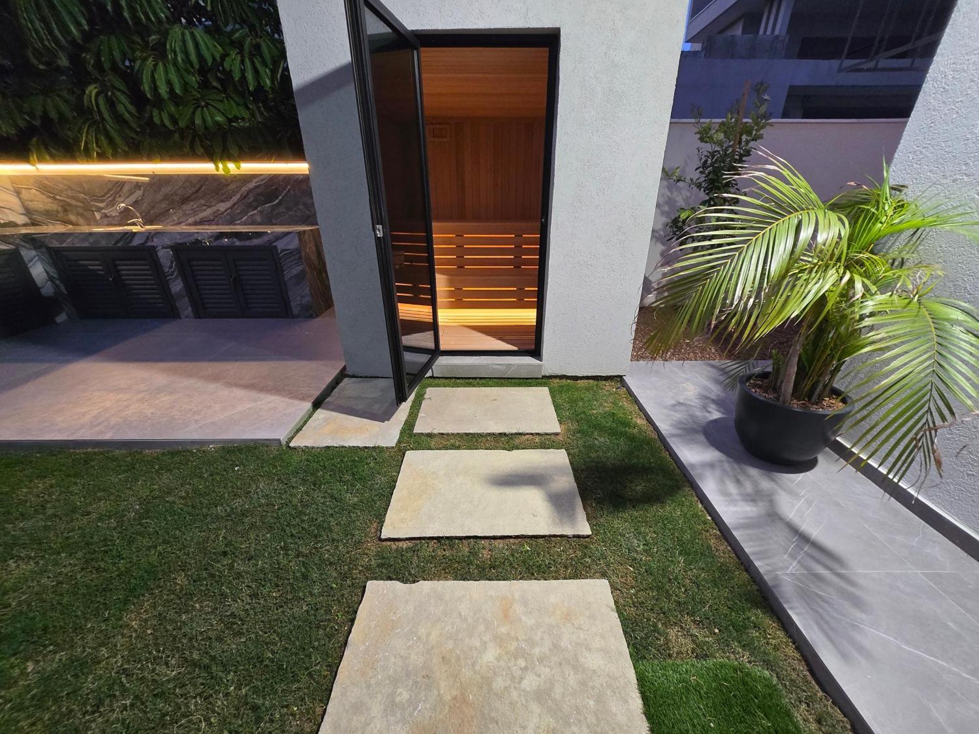 Tg New Luxury Private Resort Villas - Heated Salty Swimming Pool, Outdoor Jacuzzi, Sauna, Exotic Garden Pousada *