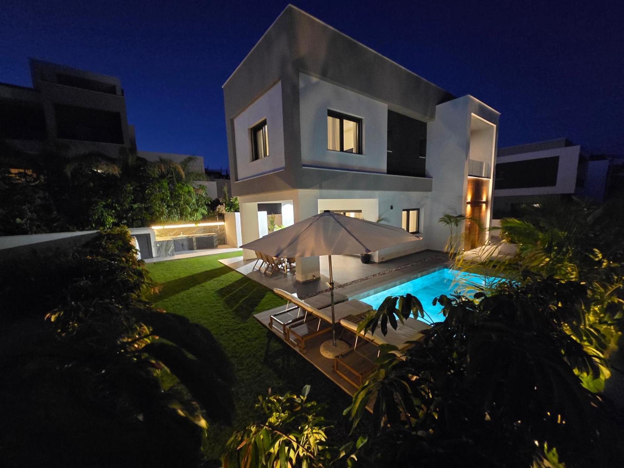 Tg New Luxury Private Resort Villas - Heated Salty Swimming Pool, Outdoor Jacuzzi, Sauna, Exotic Garden