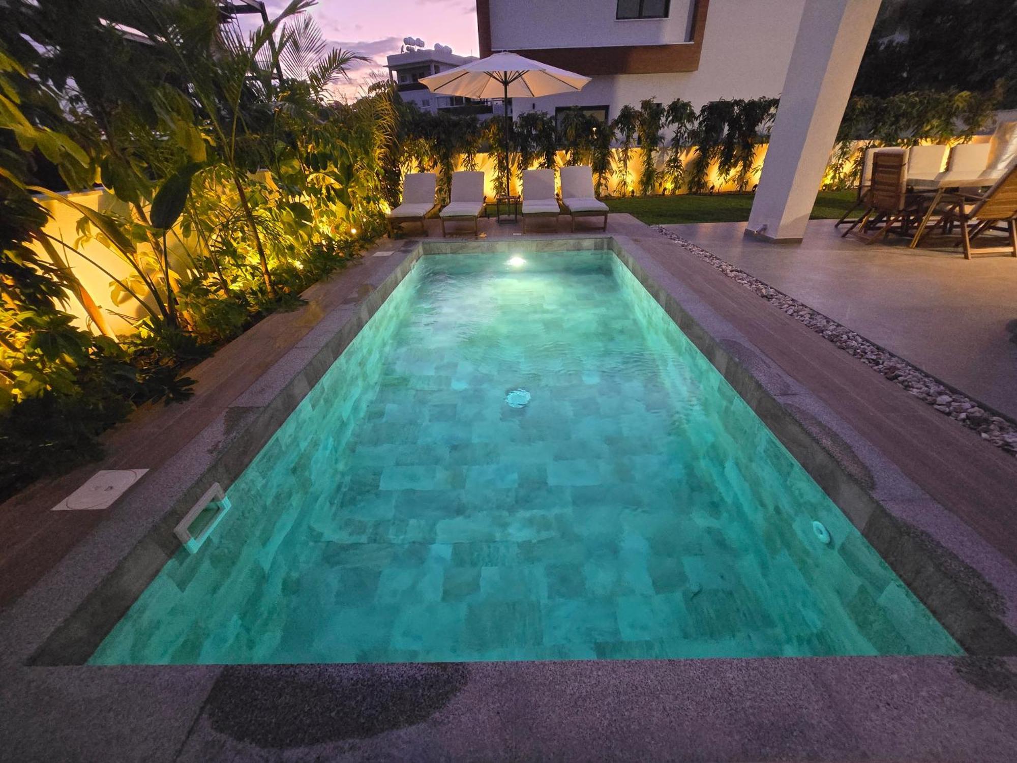Tg New Luxury Private Resort Villas - Heated Salty Swimming Pool, Outdoor Jacuzzi, Sauna, Exotic Garden Pousada