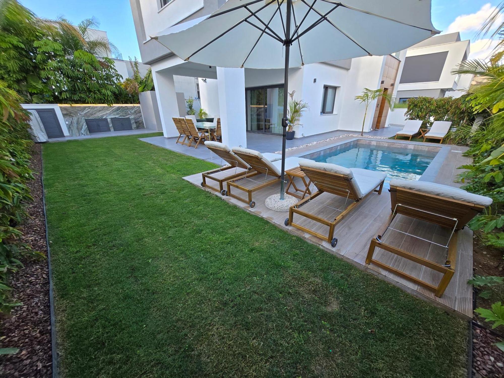 Pousada Tg New Luxury Private Resort Villas - Heated Salty Swimming Pool, Outdoor Jacuzzi, Sauna, Exotic Garden Limassol