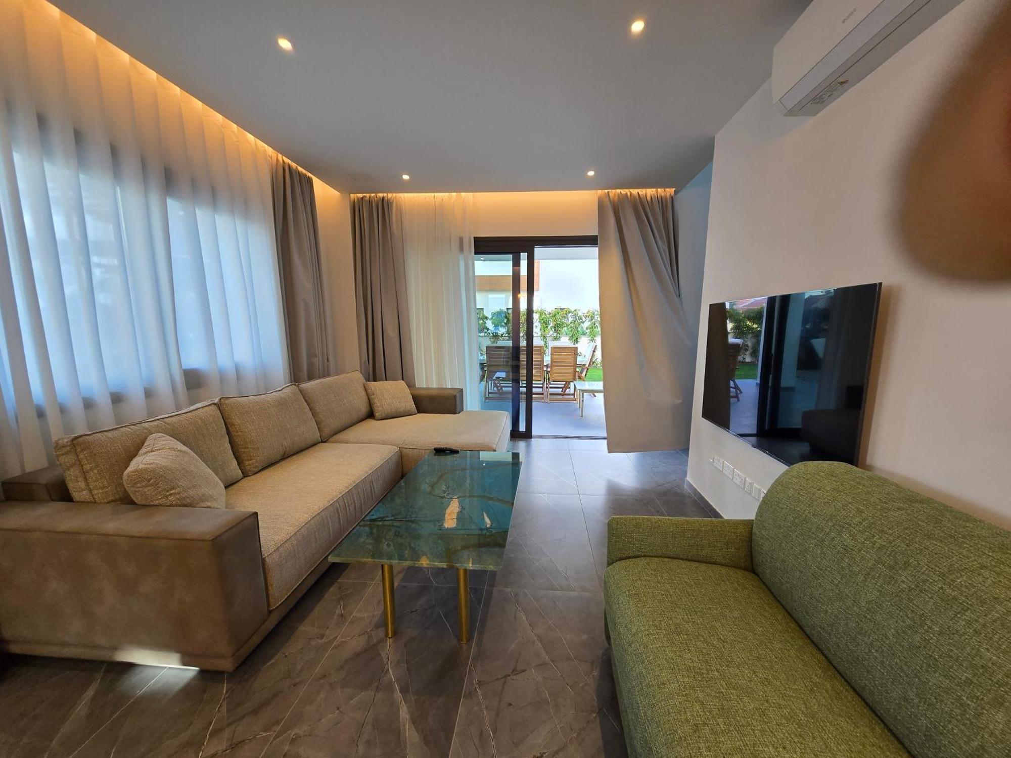 Tg New Luxury Private Resort Villas - Heated Salty Swimming Pool, Outdoor Jacuzzi, Sauna, Exotic Garden Limassol