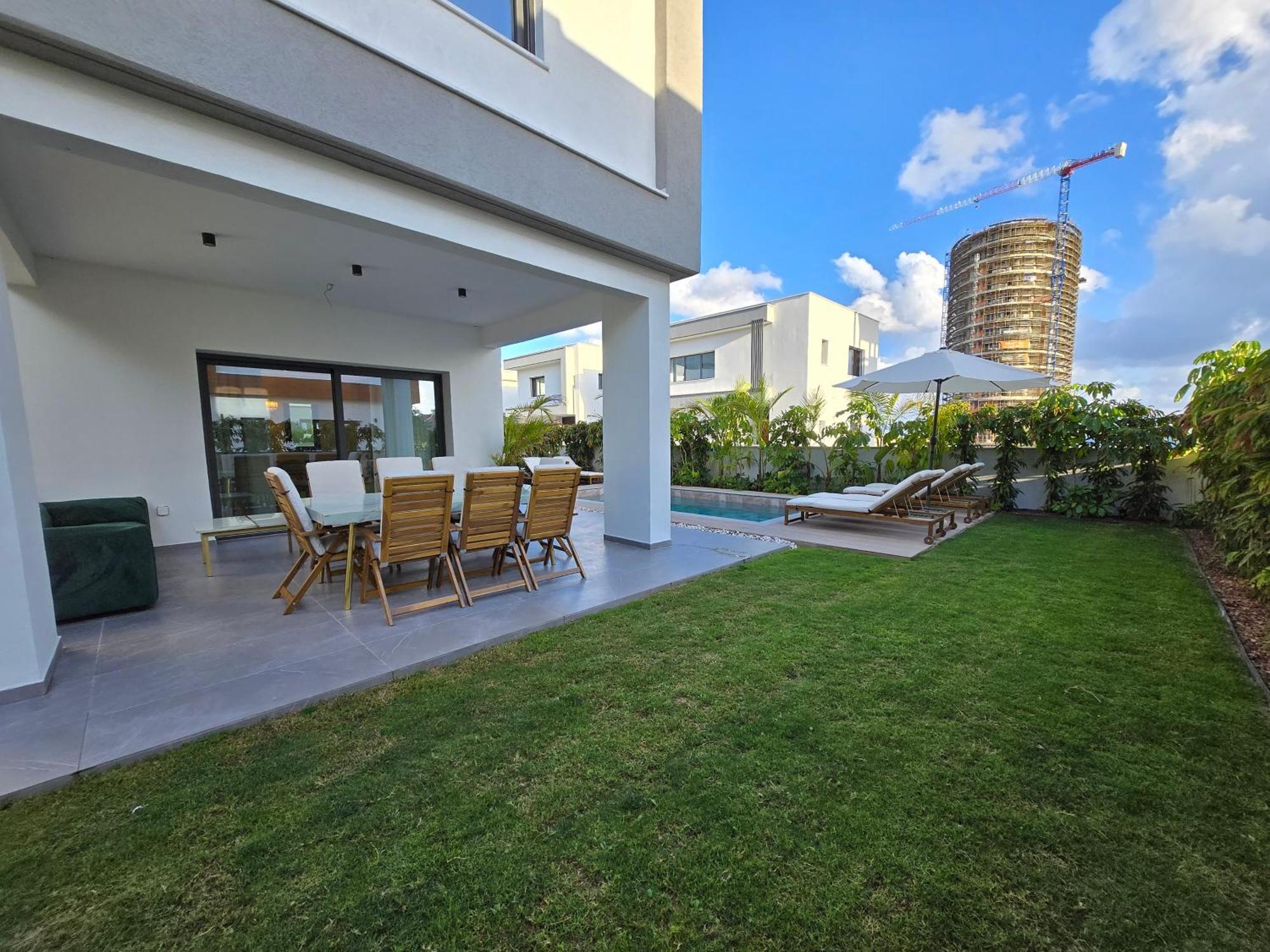Tg New Luxury Private Resort Villas - Heated Salty Swimming Pool, Outdoor Jacuzzi, Sauna, Exotic Garden Pousada Limassol