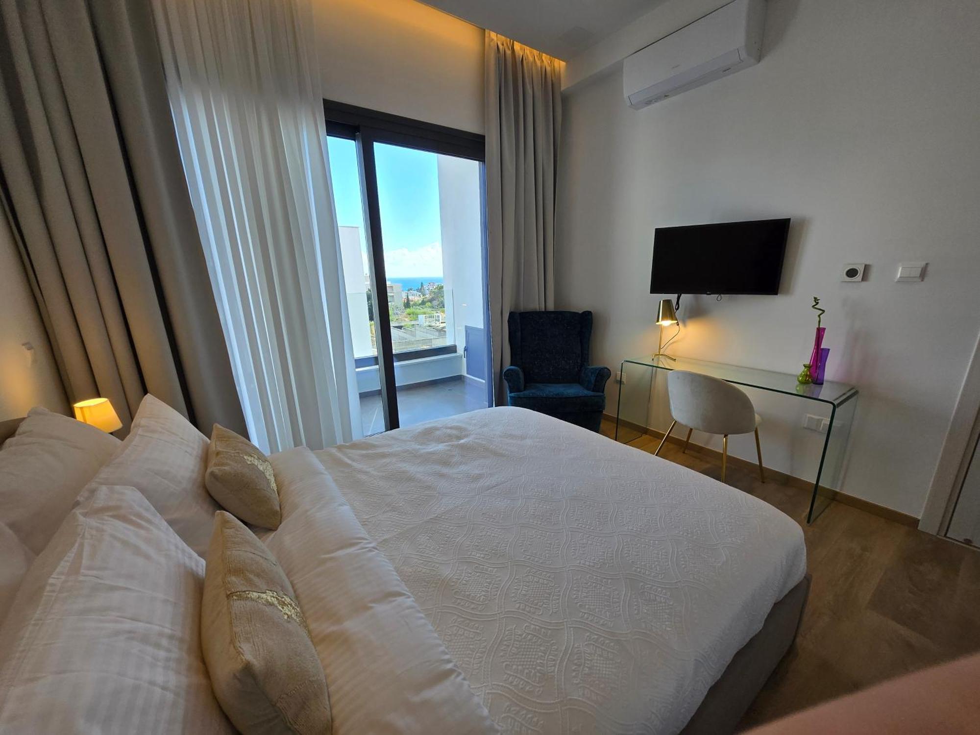 Tg New Luxury Private Resort Villas - Heated Salty Swimming Pool, Outdoor Jacuzzi, Sauna, Exotic Garden * Limassol