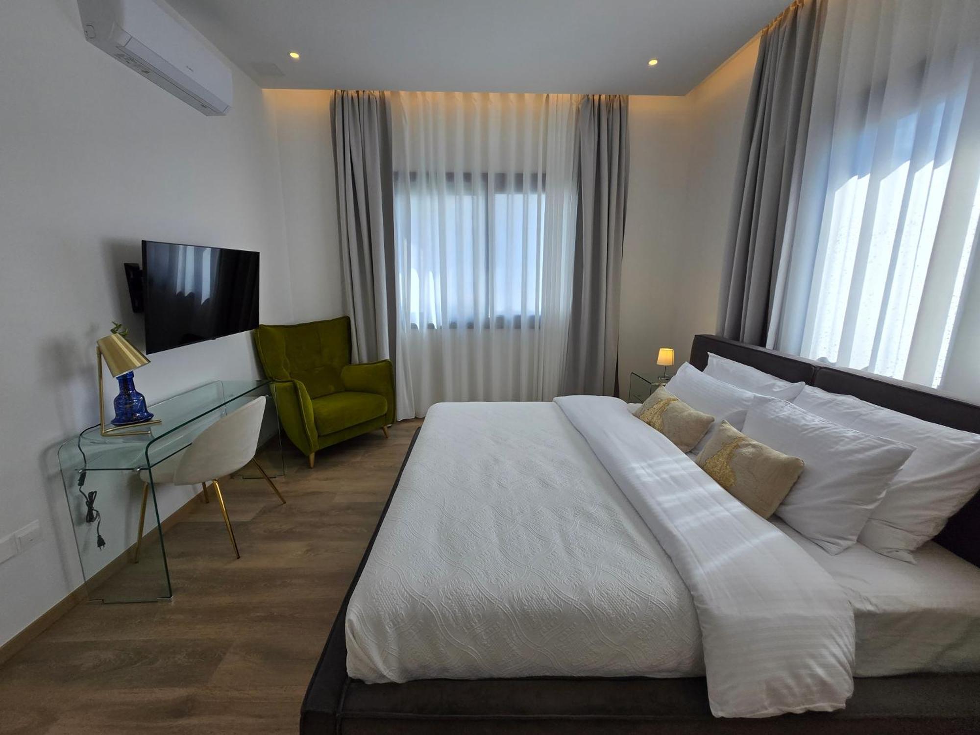 Tg New Luxury Private Resort Villas - Heated Salty Swimming Pool, Outdoor Jacuzzi, Sauna, Exotic Garden *