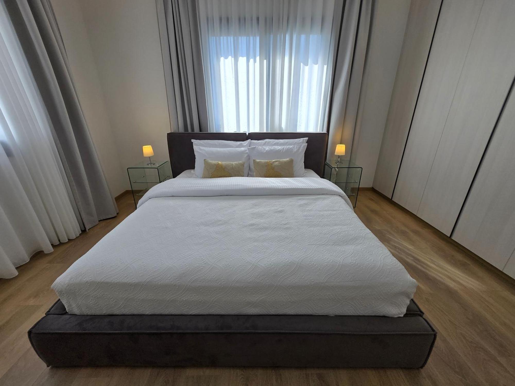 Tg New Luxury Private Resort Villas - Heated Salty Swimming Pool, Outdoor Jacuzzi, Sauna, Exotic Garden * Limassol