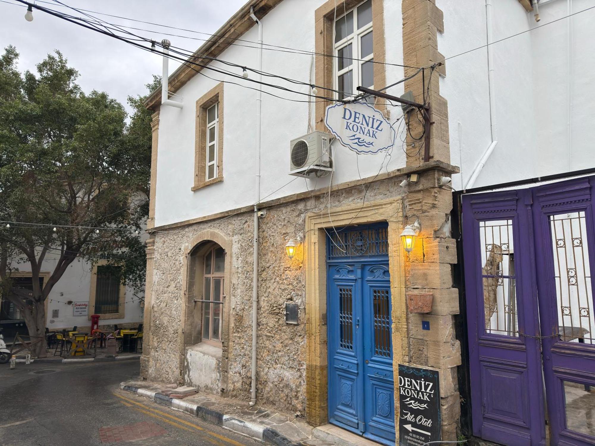 Botel Deniz Boutique *