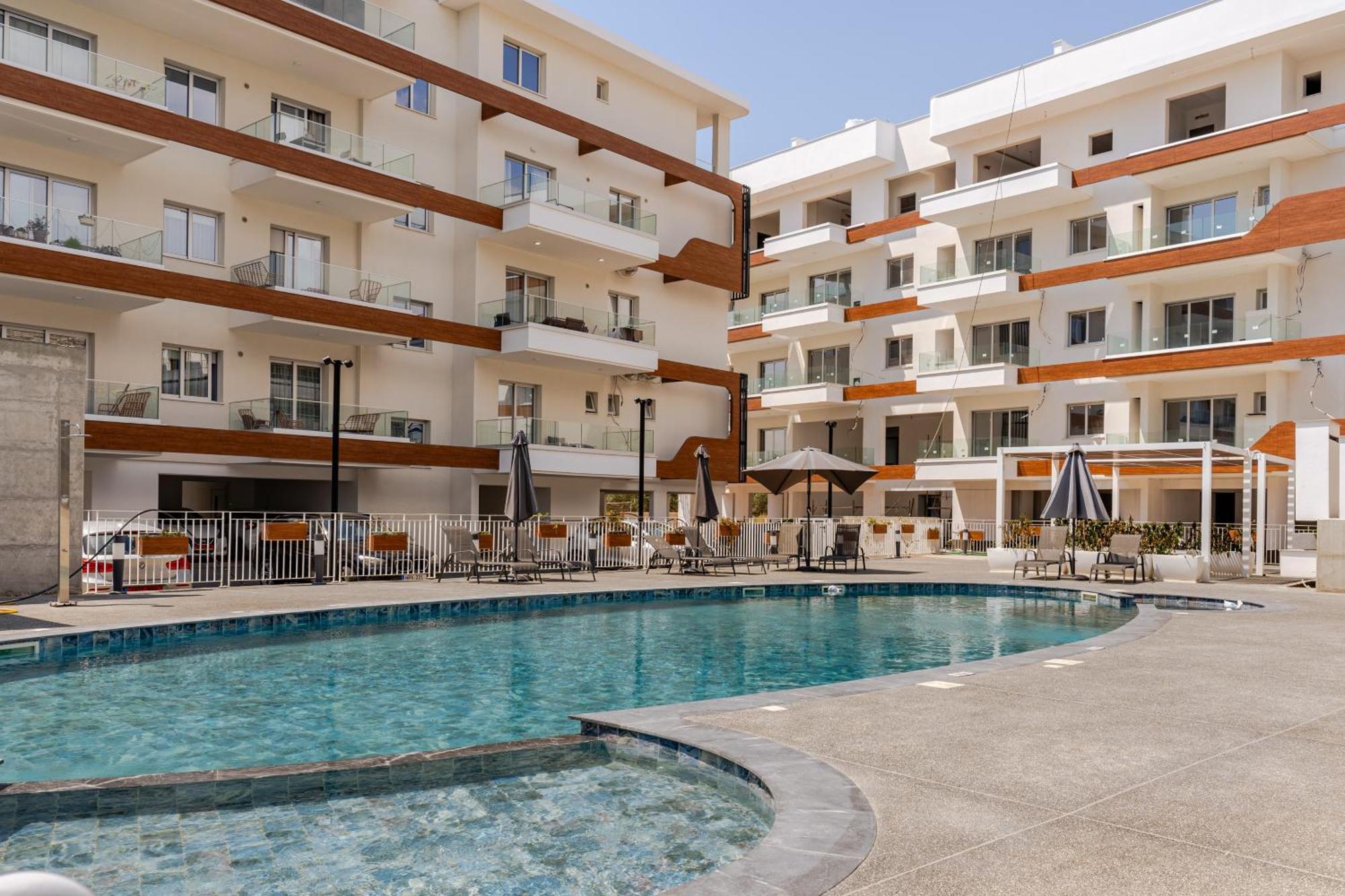 Appartement Yamas Urban Living Zakaki Pool Penthouses & Limasol