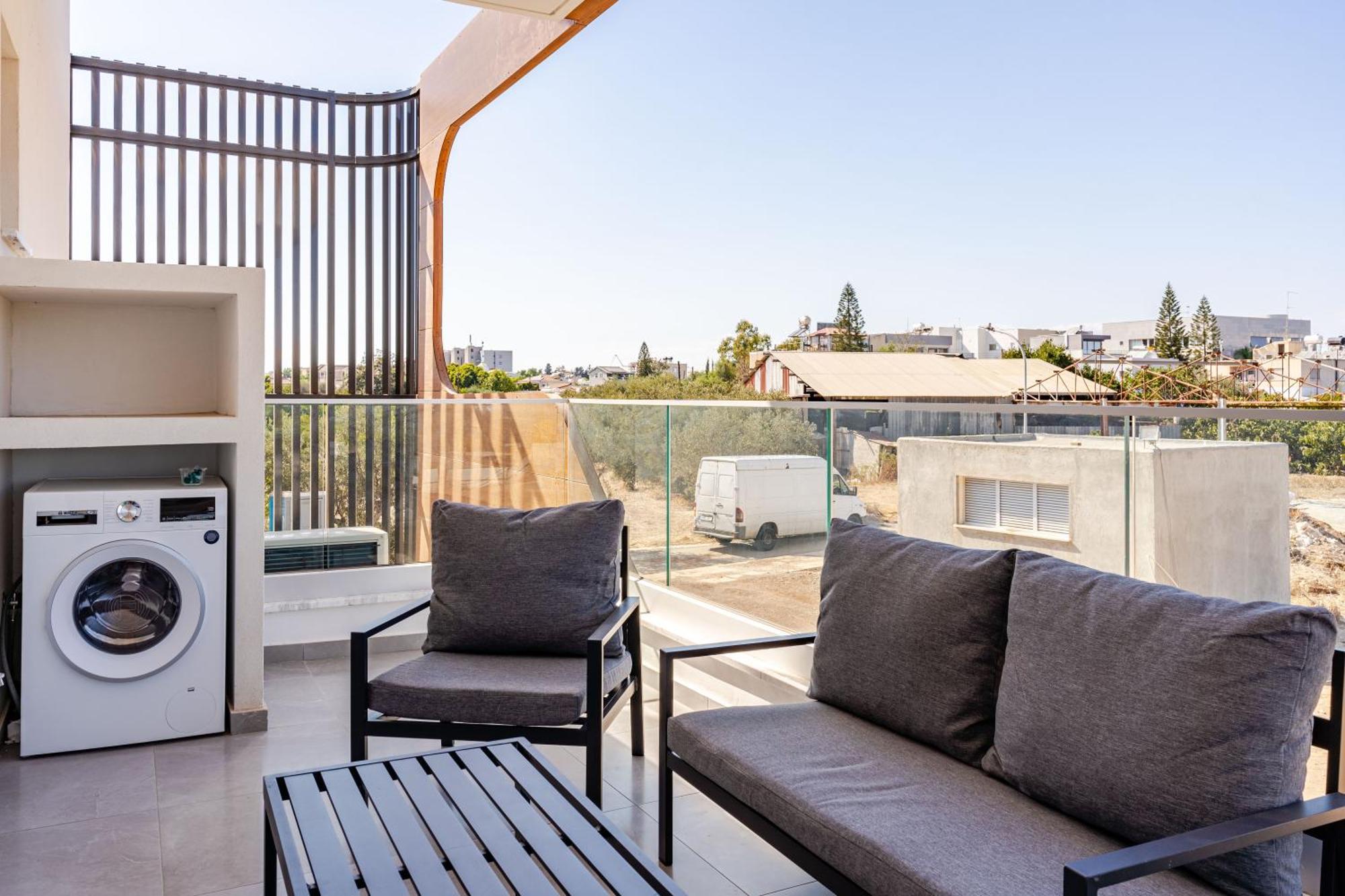 Yamas Urban Living Zakaki Pool Penthouses & *