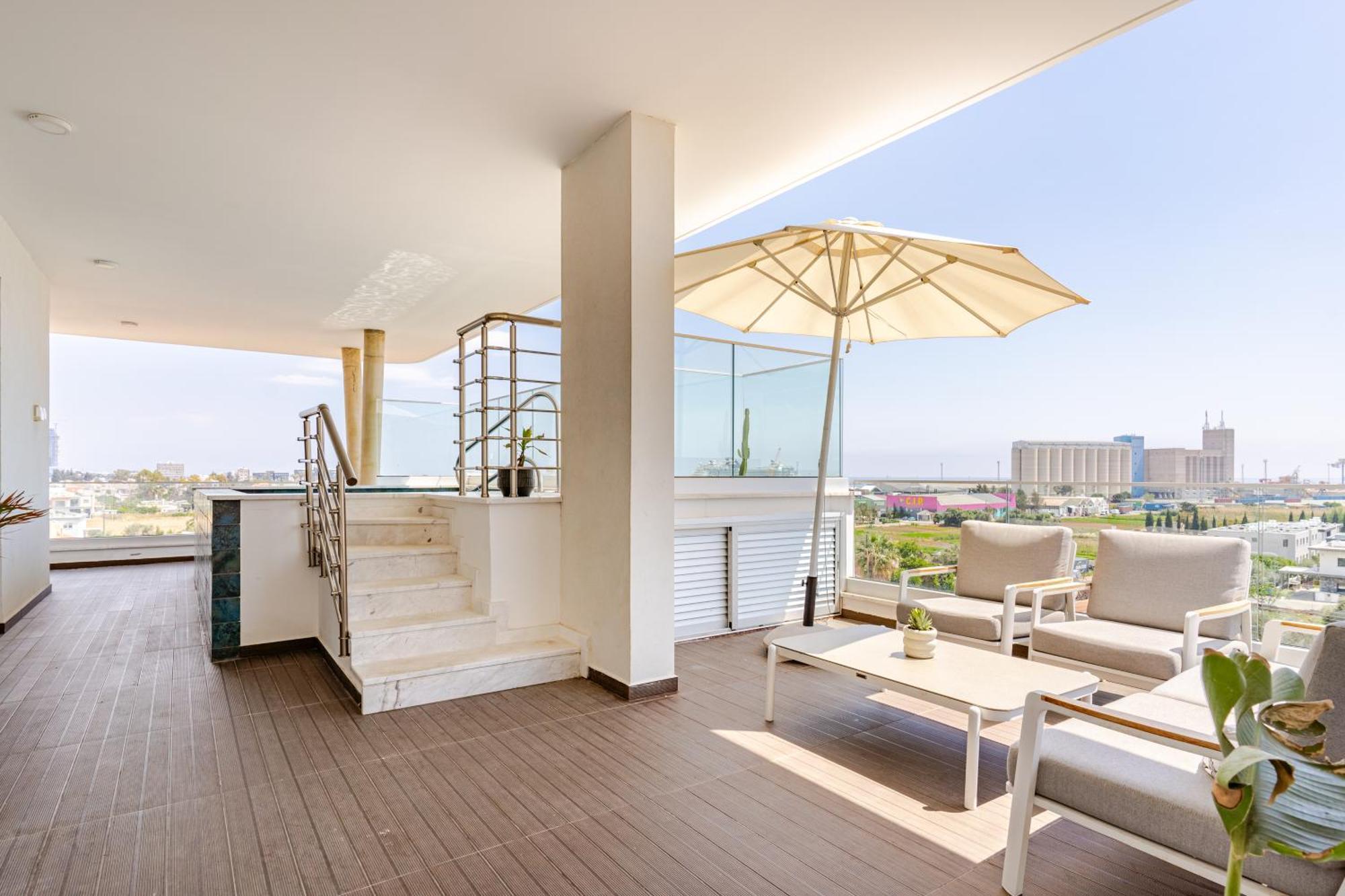 Yamas Urban Living Zakaki Pool Penthouses & *