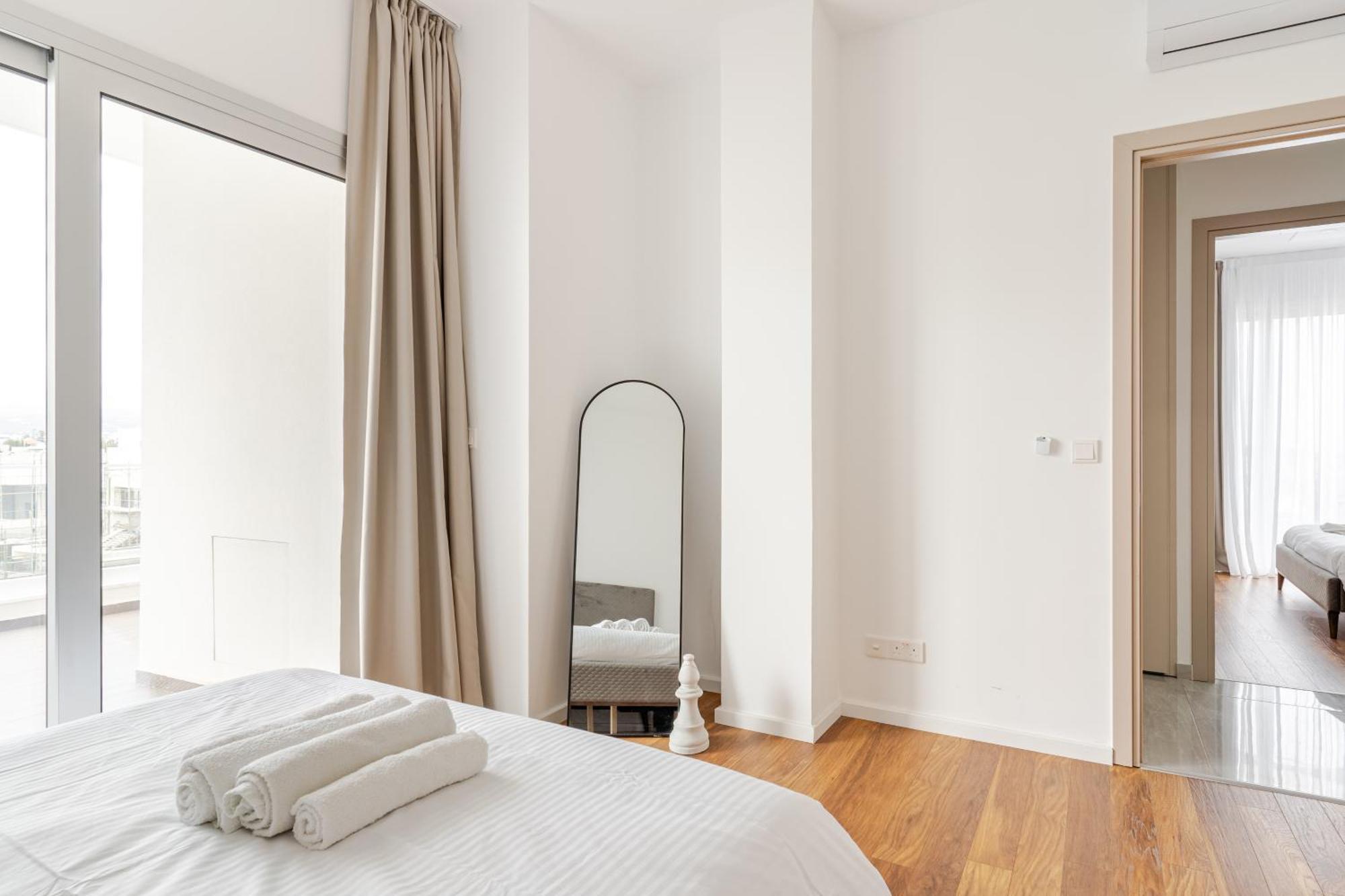 Appartement Yamas Urban Living Zakaki Pool Penthouses & Limasol