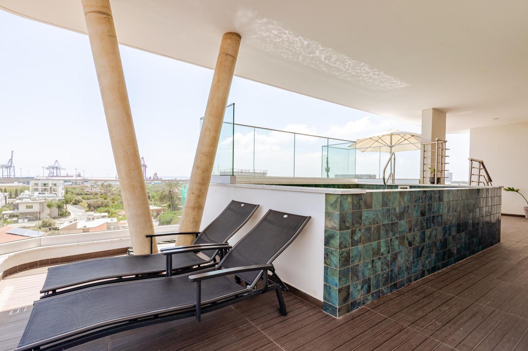 Yamas Urban Living Zakaki Pool Penthouses & Limasol