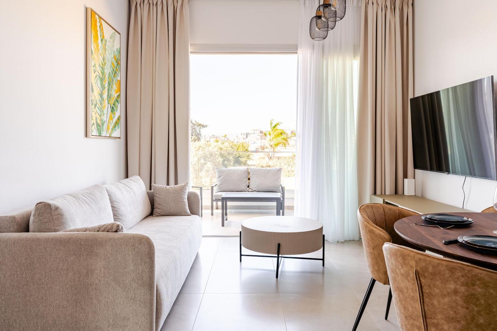 Yamas Urban Living Zakaki Pool Penthouses & * Limasol