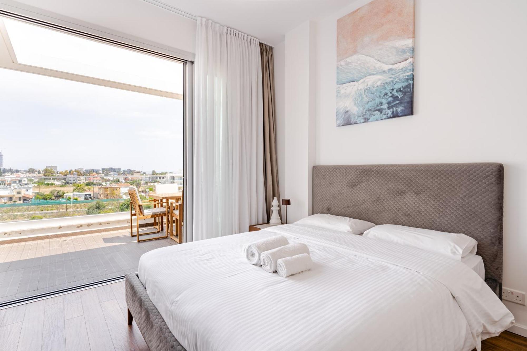 Yamas Urban Living Zakaki Pool Penthouses & Appartement Limasol