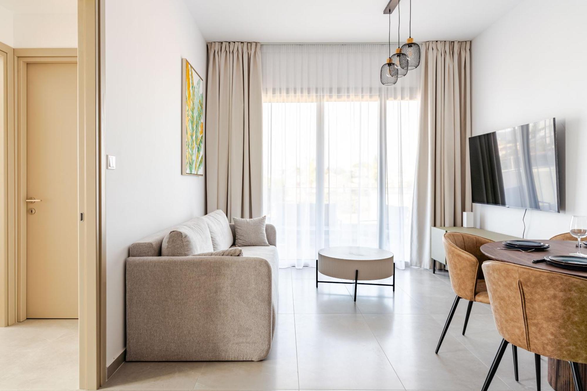 Yamas Urban Living Zakaki Pool Penthouses & * Limasol