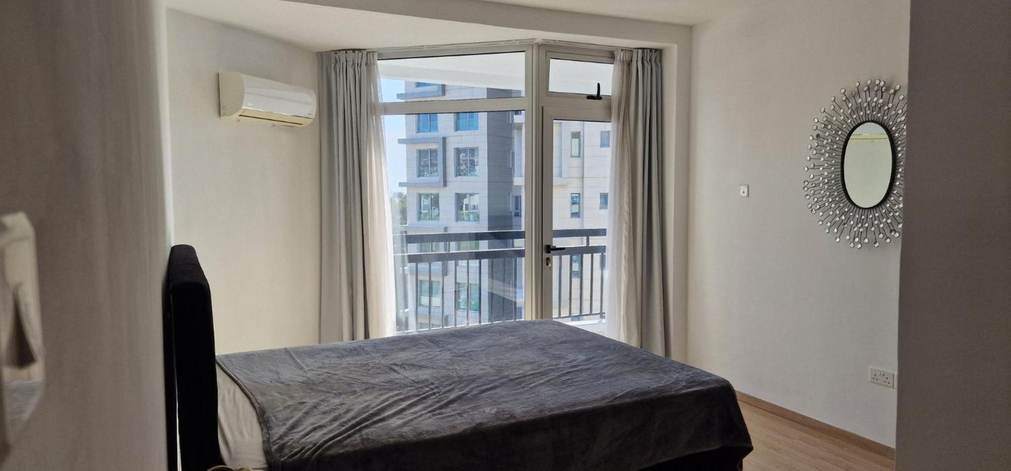 Marathon With Shared Pool Appartement Limasol