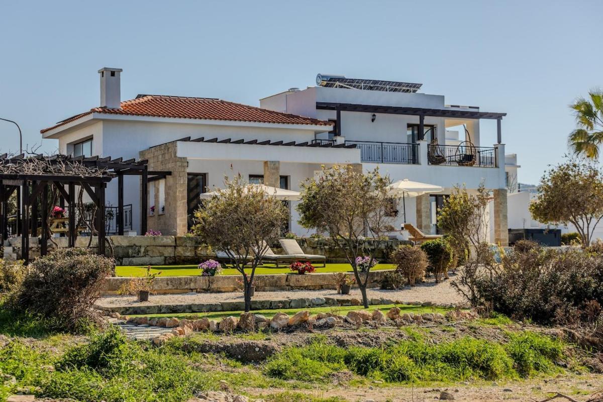Kallisti & - A Luxury Seaside Retreat