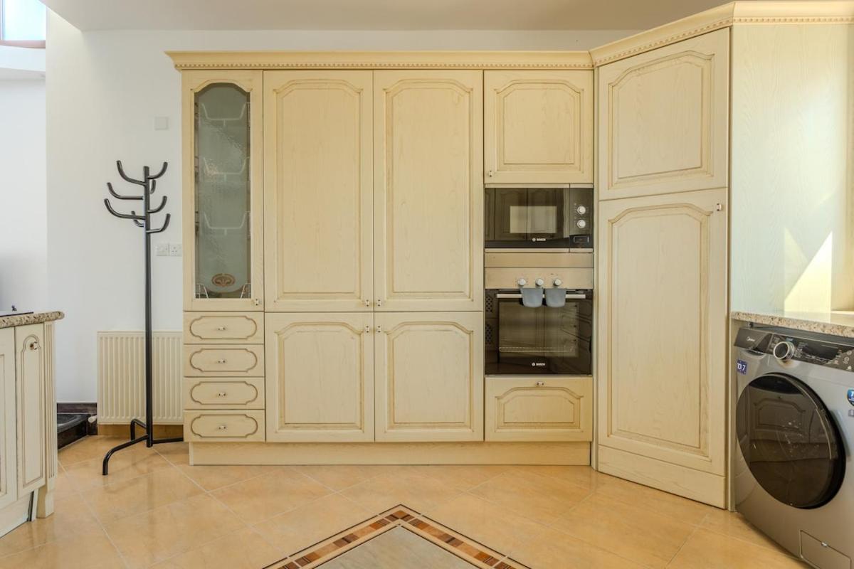 Villa Kallisti & - A Luxury Seaside Retreat *