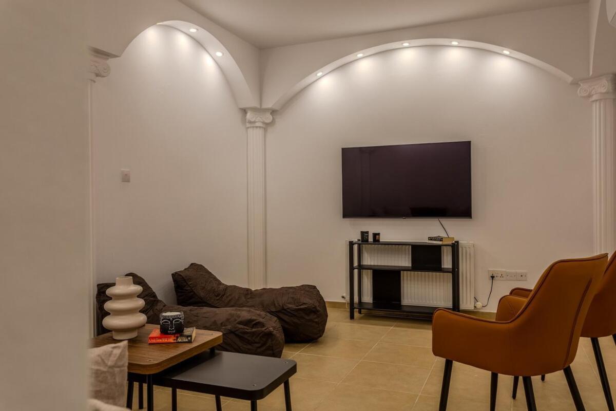 Kallisti & - A Luxury Seaside Retreat