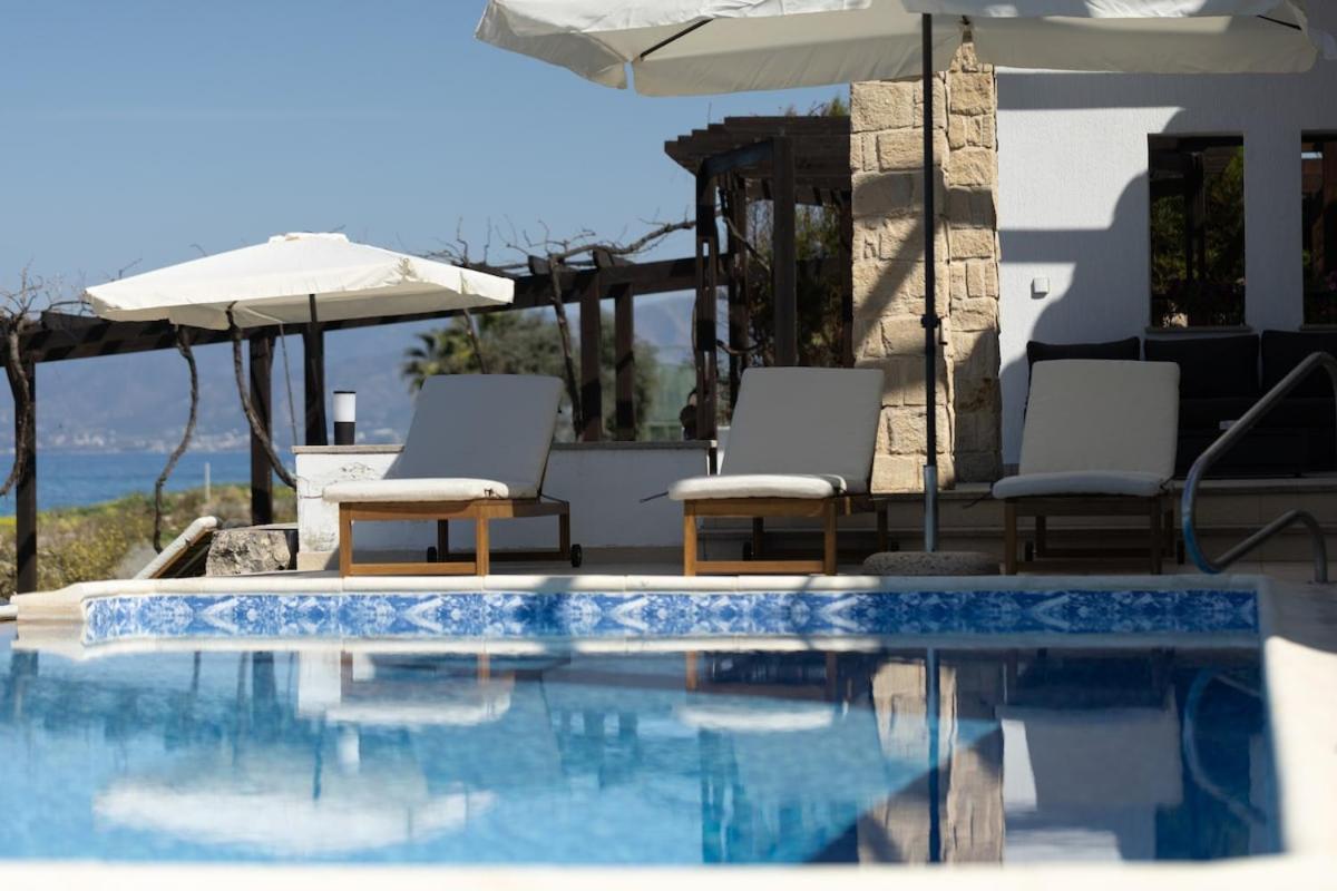 Kallisti & - A Luxury Seaside Retreat Lachi