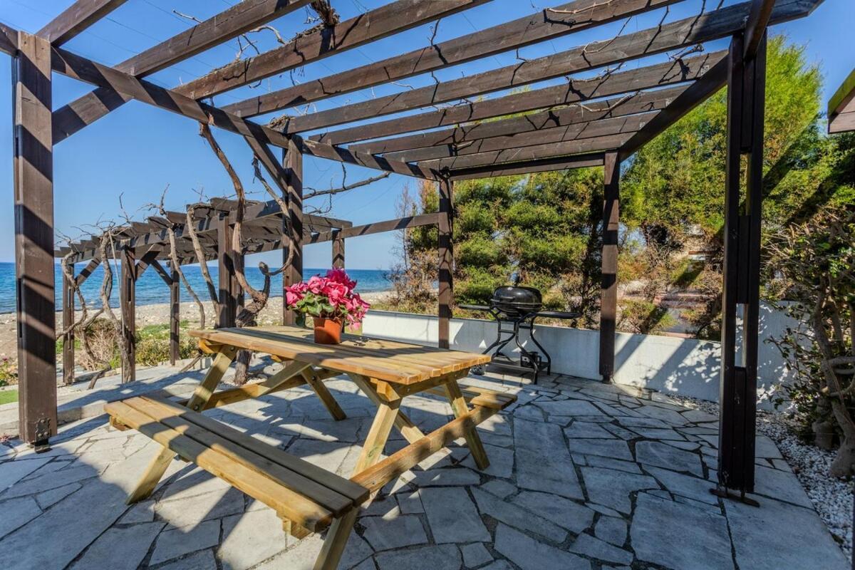 Kallisti & - A Luxury Seaside Retreat