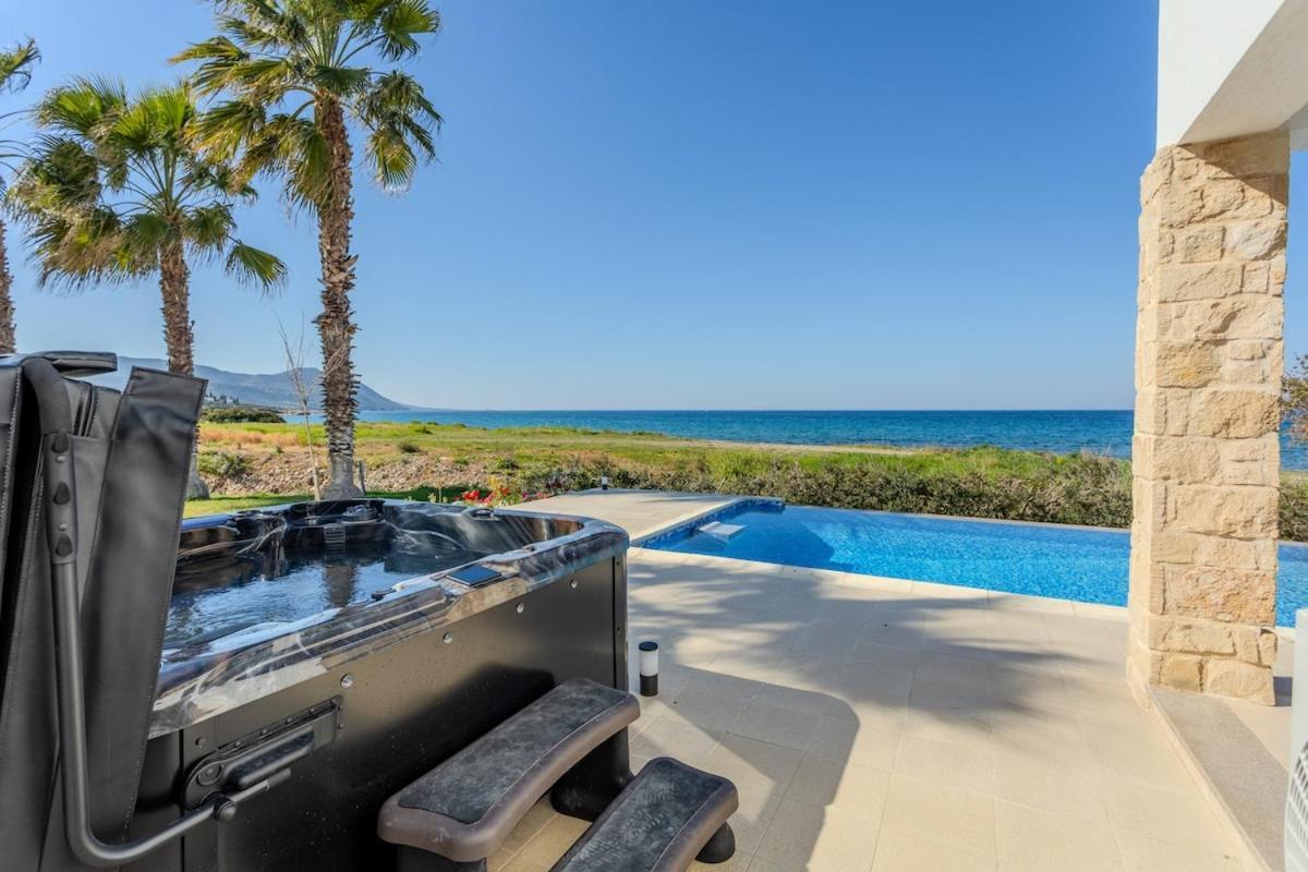 Kallisti & - A Luxury Seaside Retreat Villa *