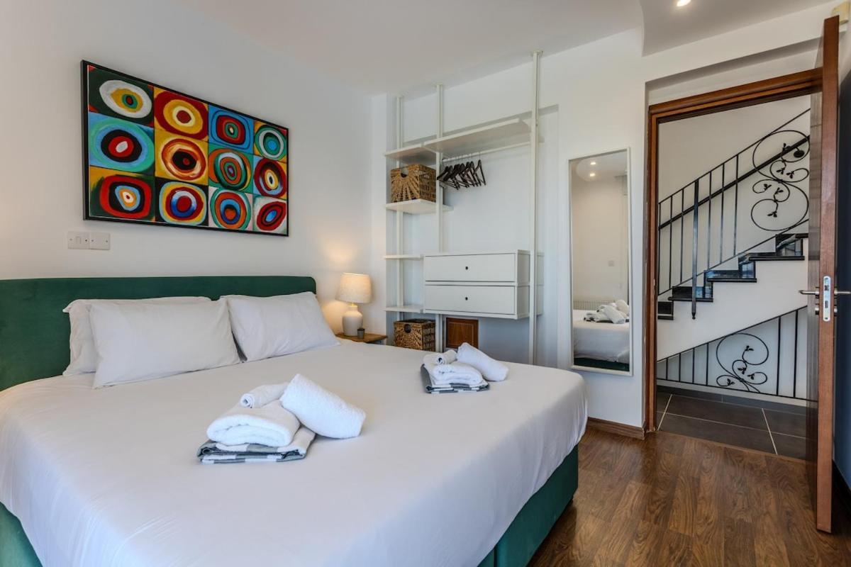 Villa Kallisti & - A Luxury Seaside Retreat