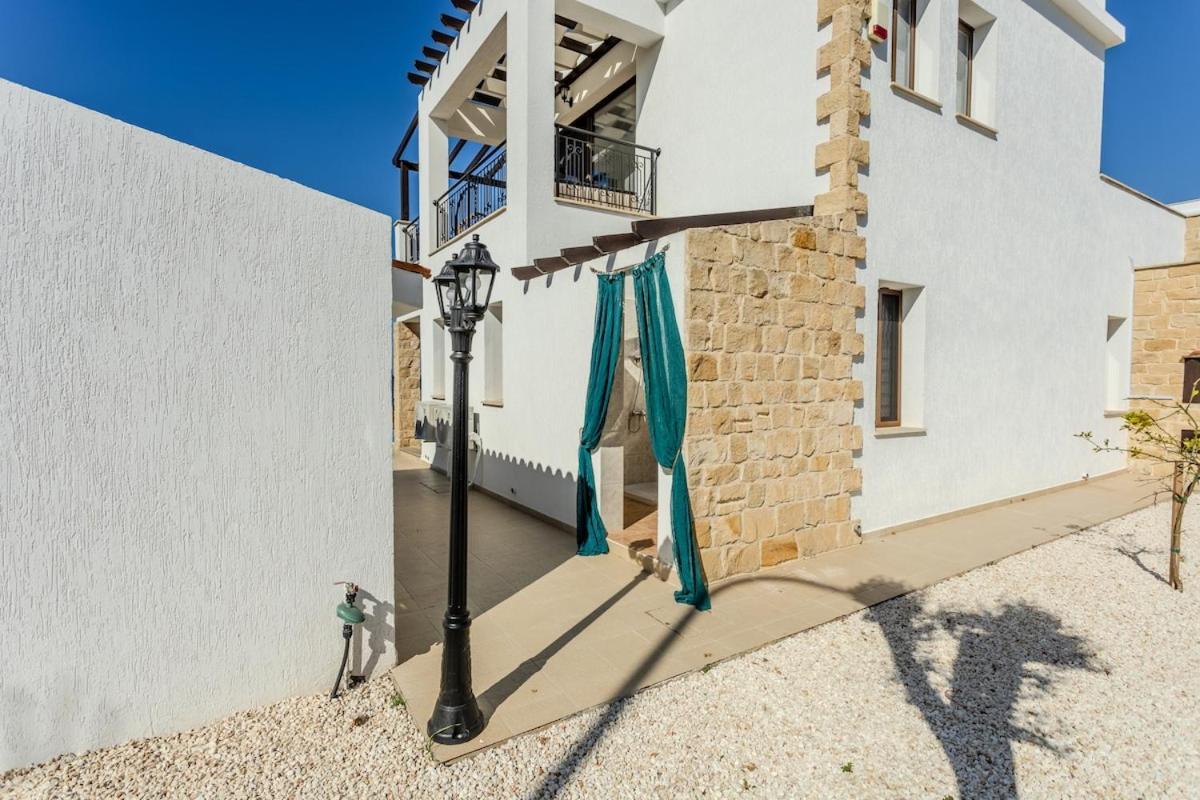 Kallisti & - A Luxury Seaside Retreat Villa Lachi