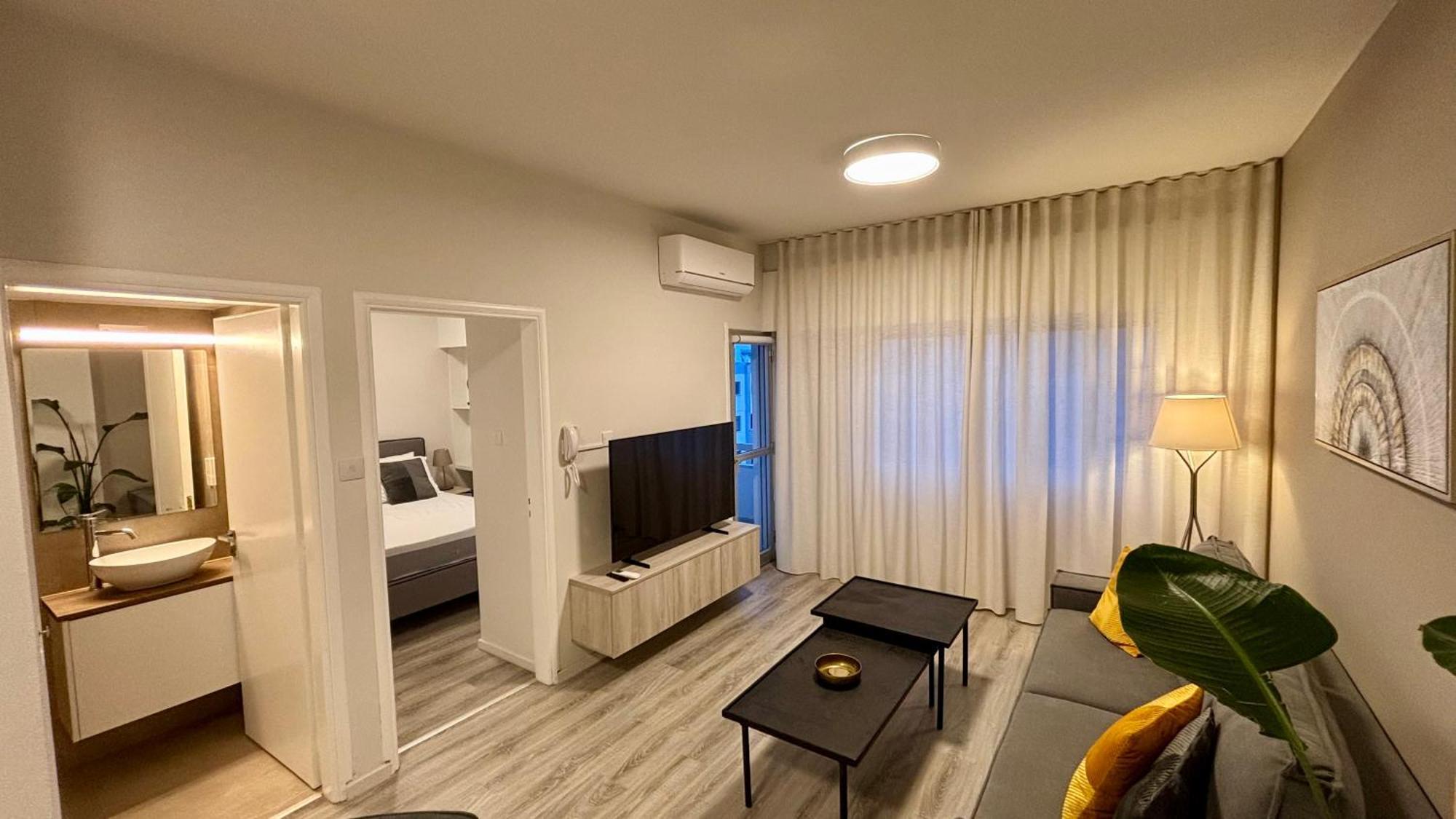 Seabreeze Center Flats By Trulycyprus Apartment Limassol