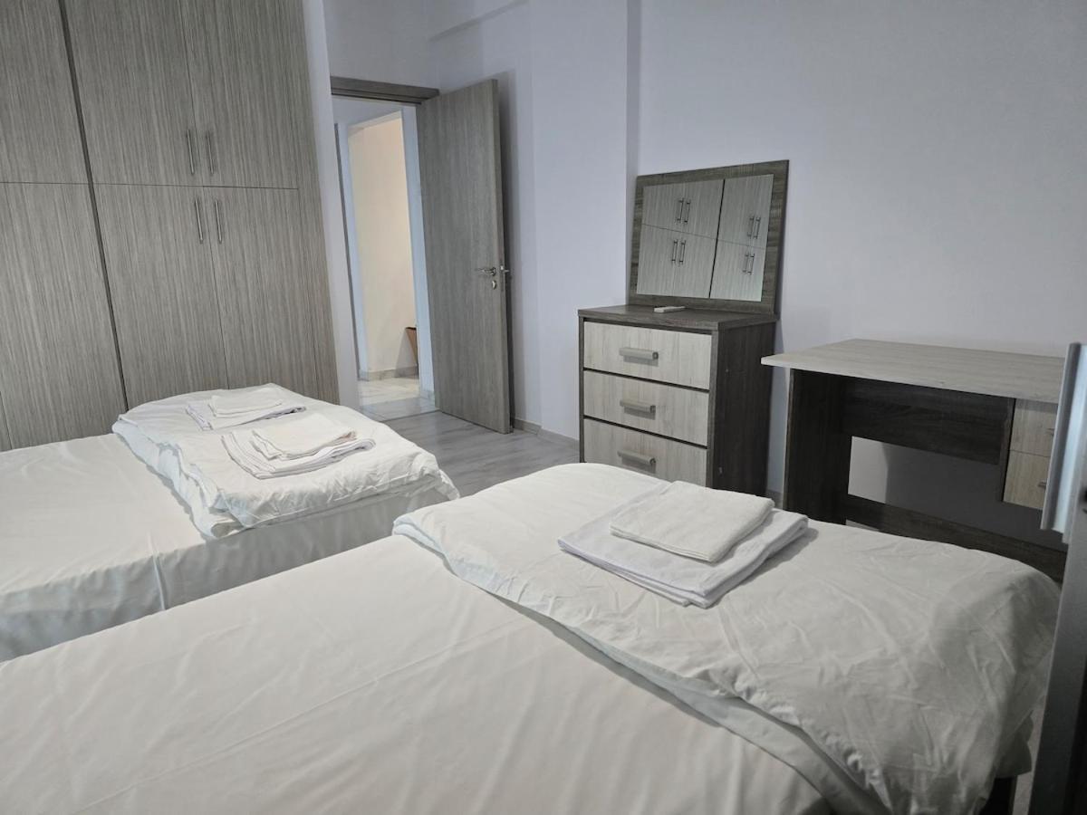 Project 99 - Breakbooking Cy Apartment *