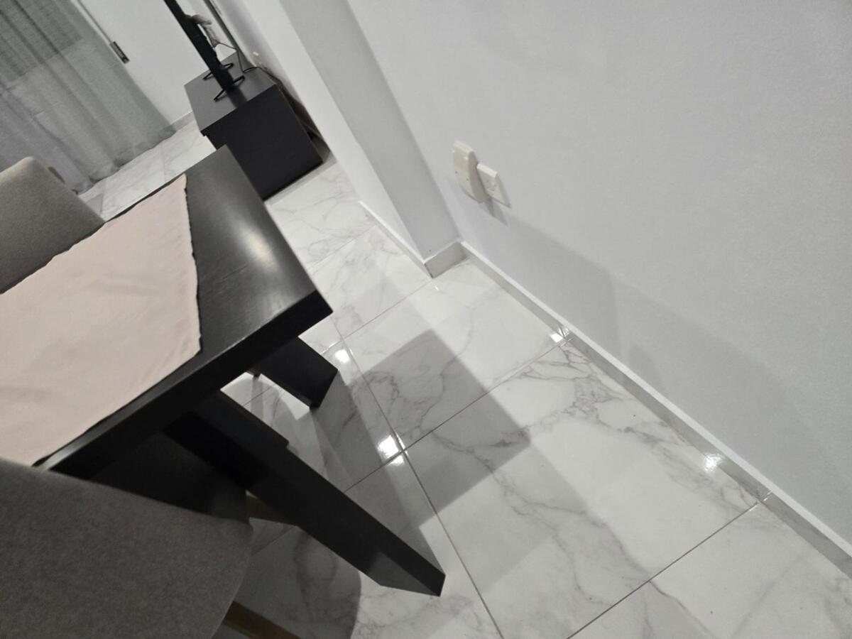 Project 99 - Breakbooking Cy Apartment Limassol