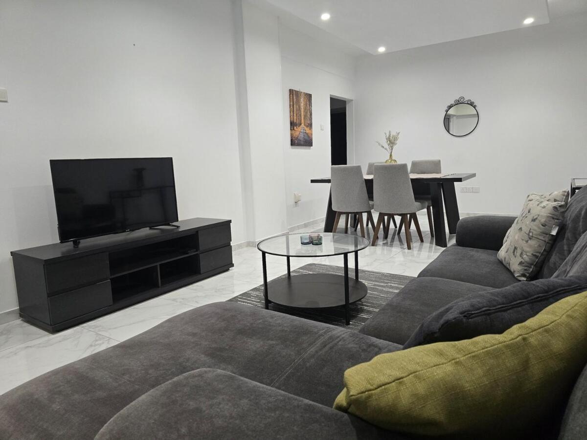 Apartment Project 99 - Breakbooking Cy *