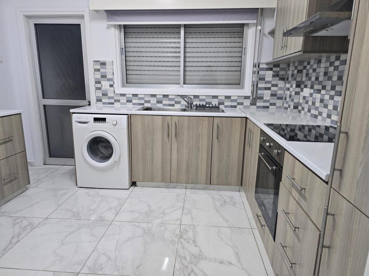 Project 99 - Breakbooking Cy Apartment *