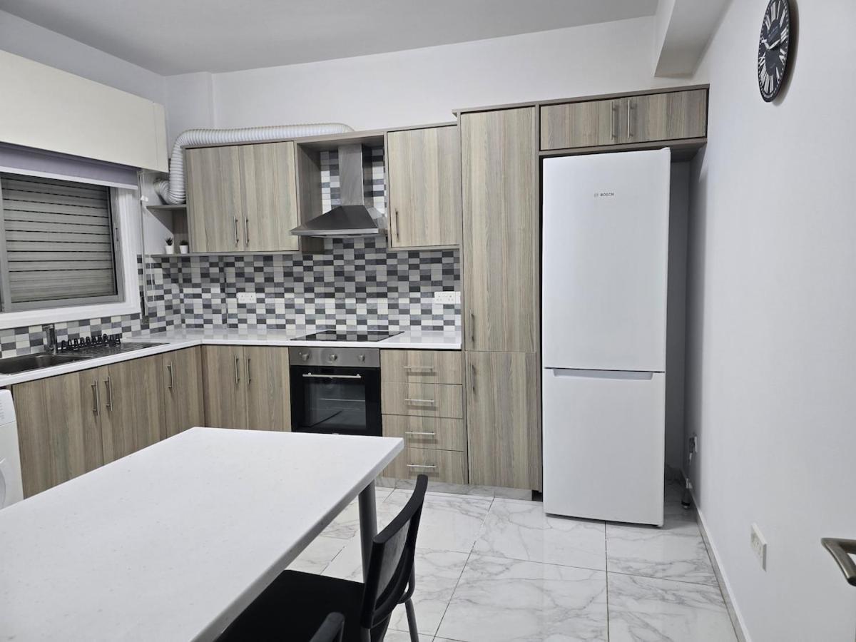 Apartment Project 99 - Breakbooking Cy