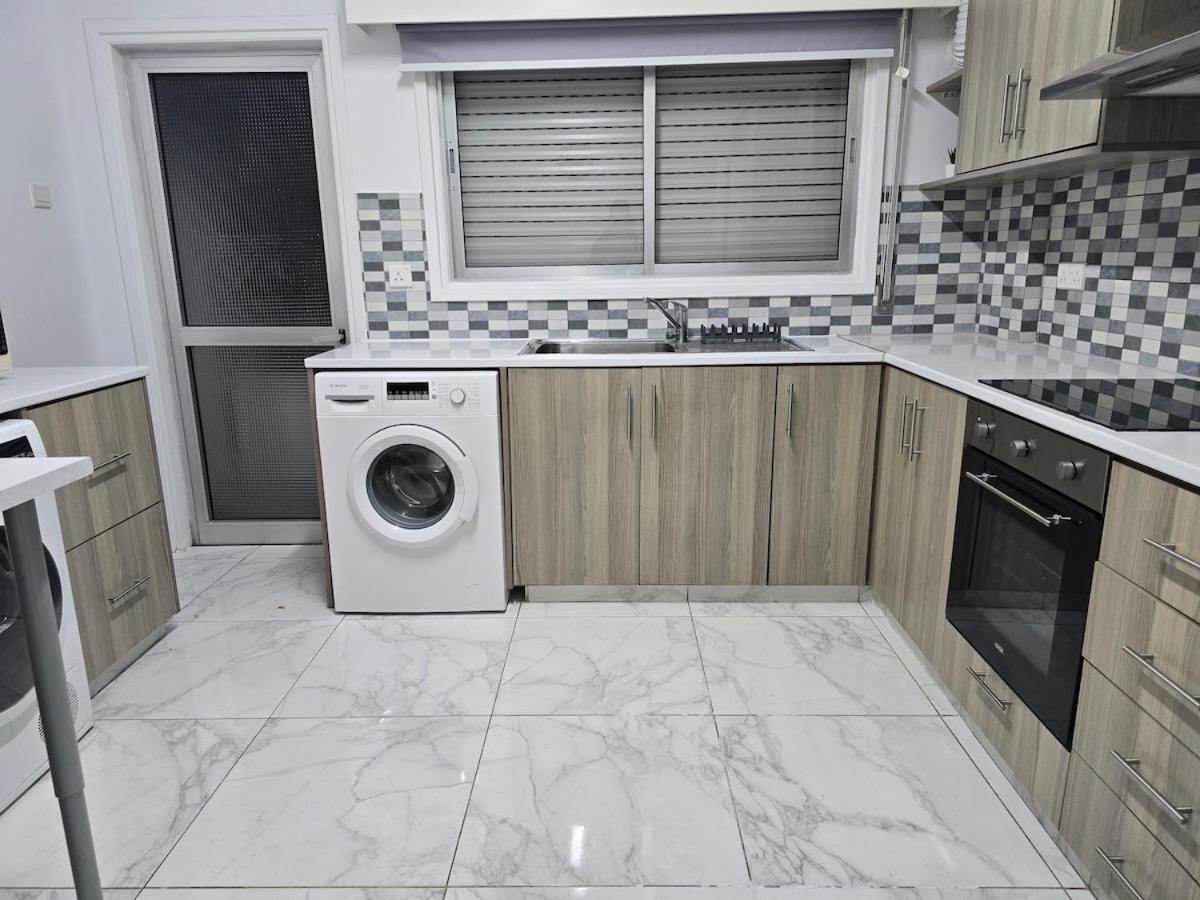 Apartment Project 99 - Breakbooking Cy