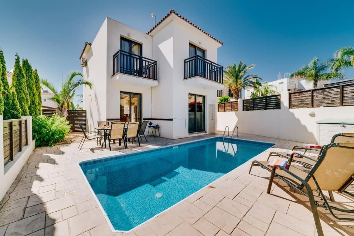 Elisa Villa Paralimni