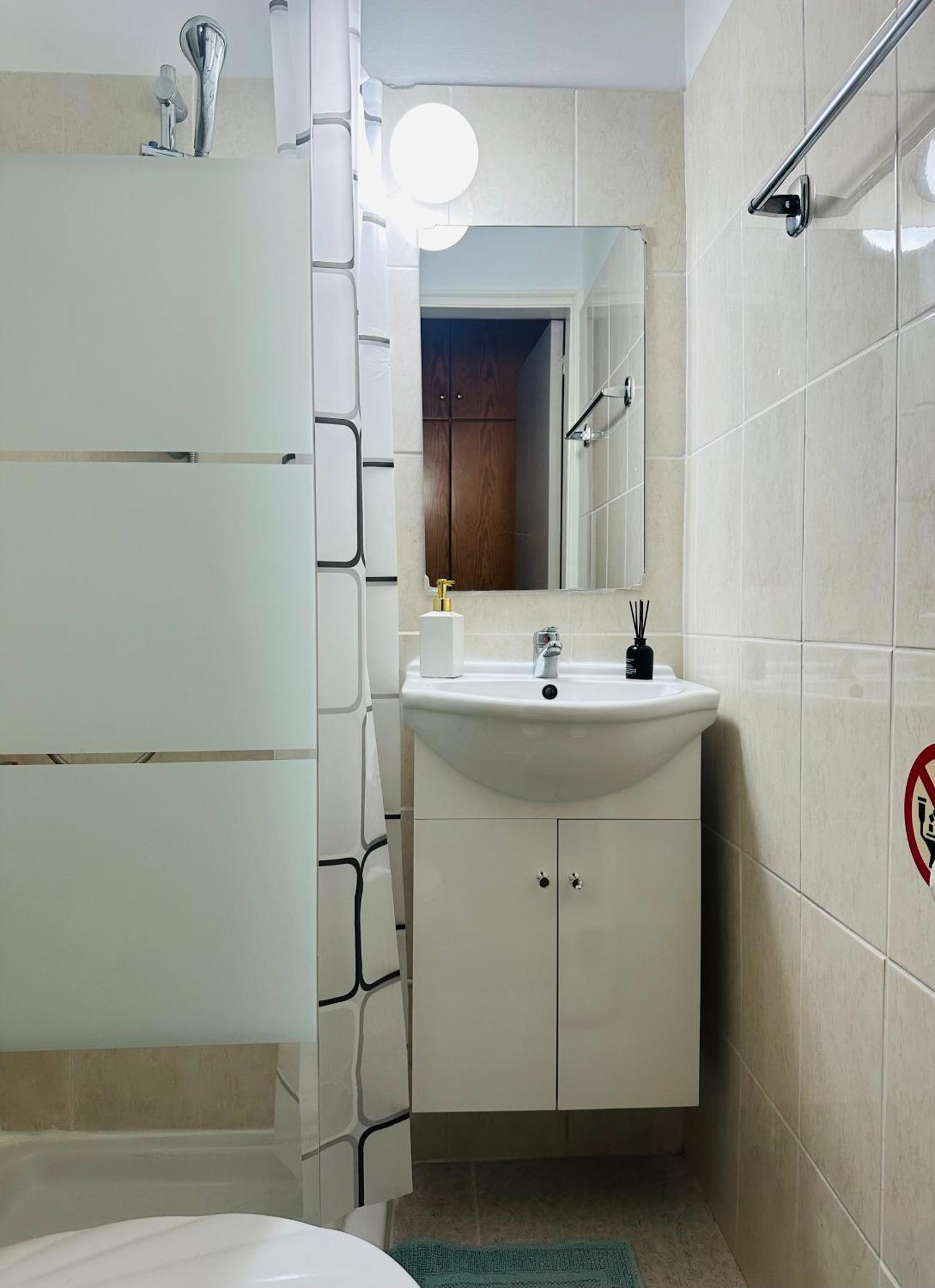 Arya Seaview Escape Balcony & Beach Walk (Adults Only) Holiday home