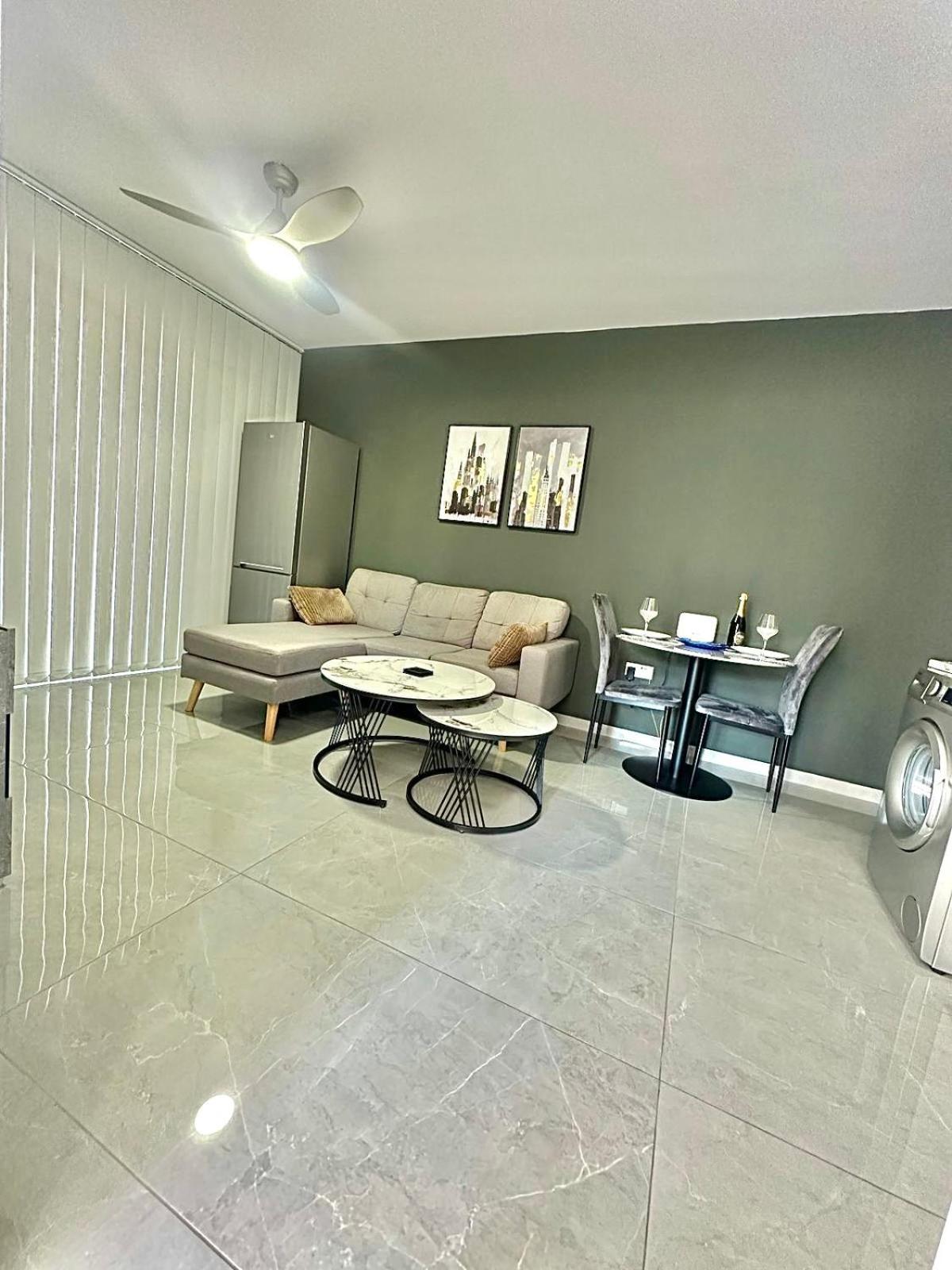 K15 Luxe Oasis Retreat - 3 Minute Drive To