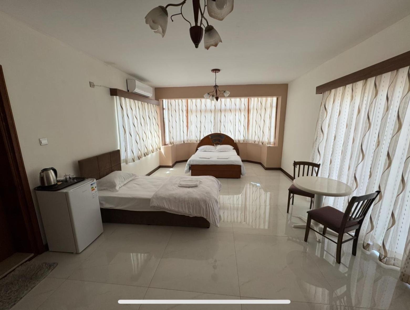 Happiness Guest house *