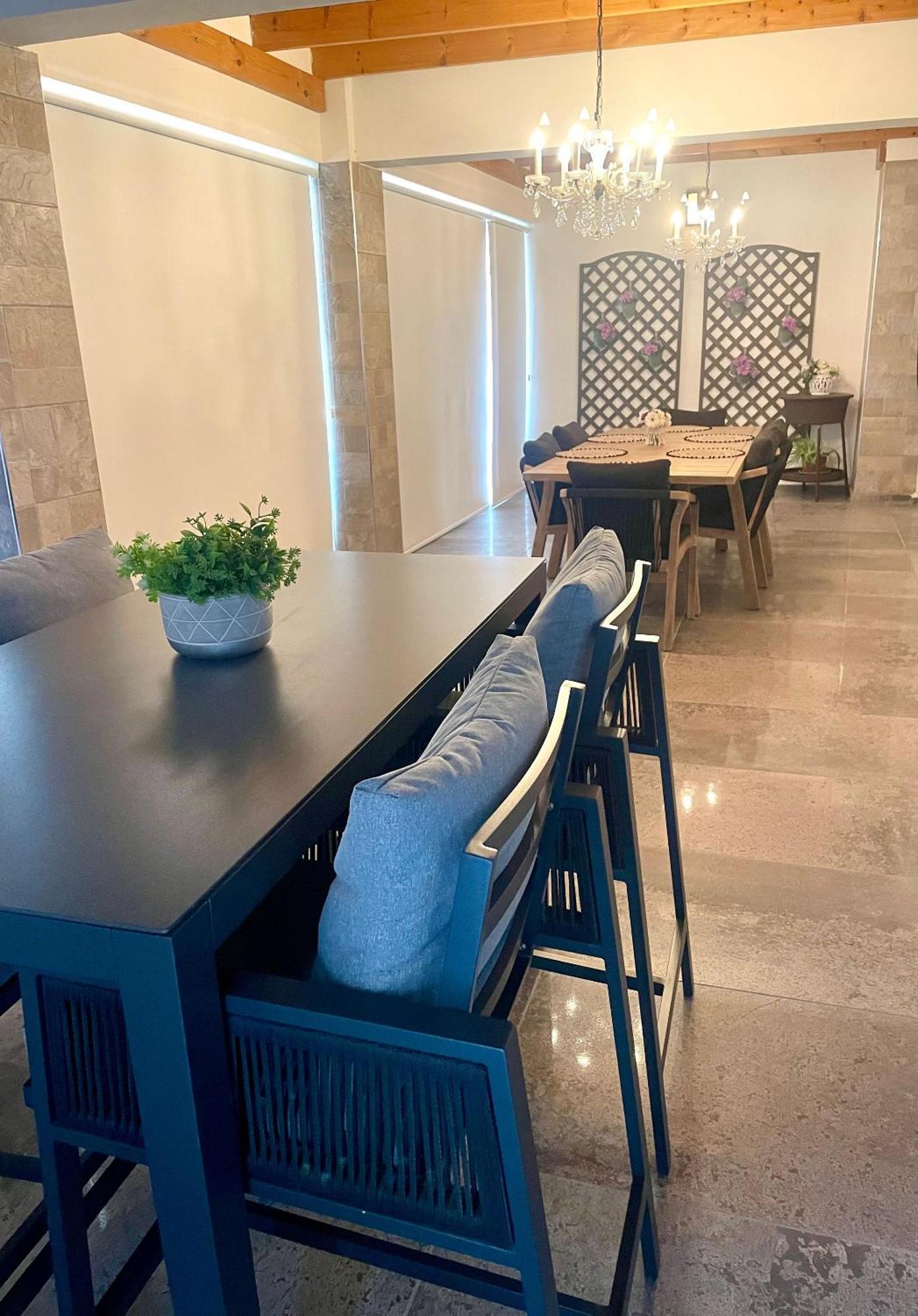 Charming Penthouse With Ocean Views And Private Parking Bed & Breakfast