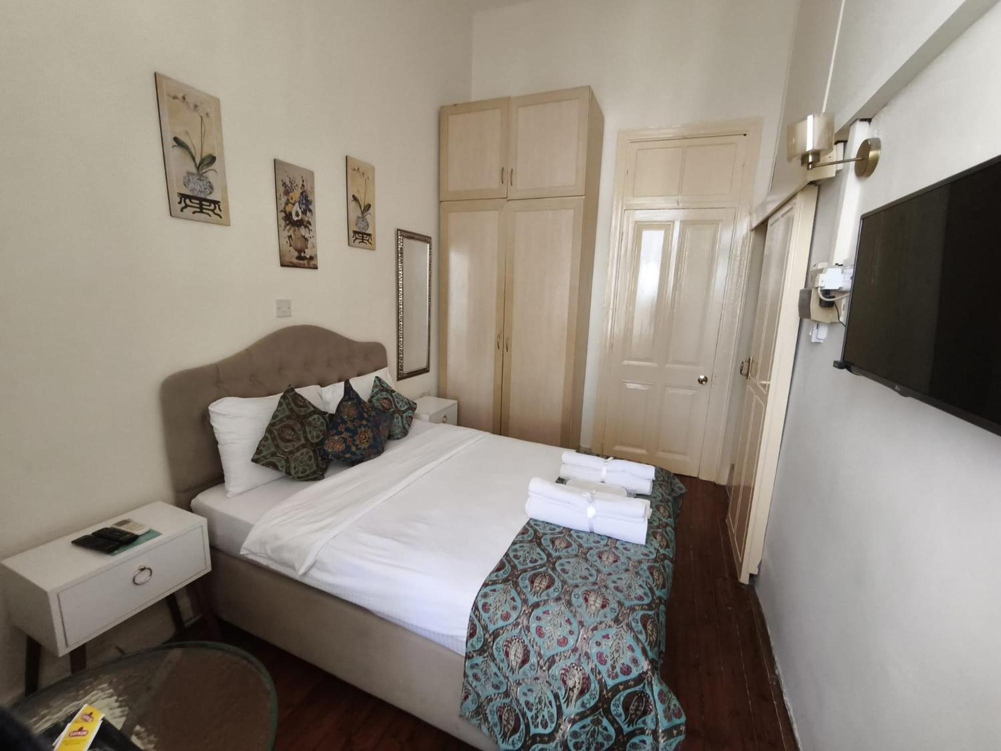 Botel Deniz Boutique *