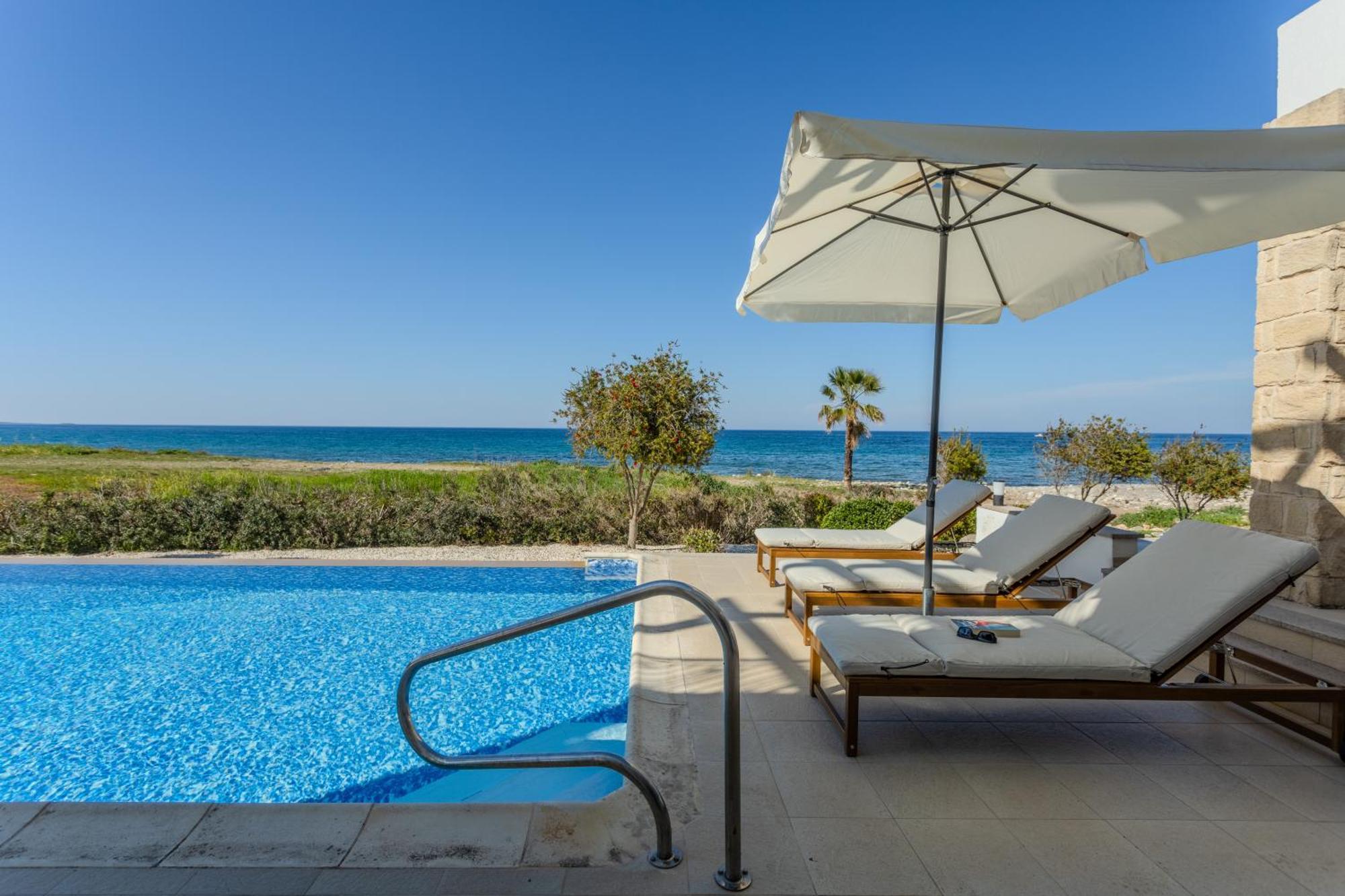 Villa Kallisti & - A Luxury Seaside Retreat *
