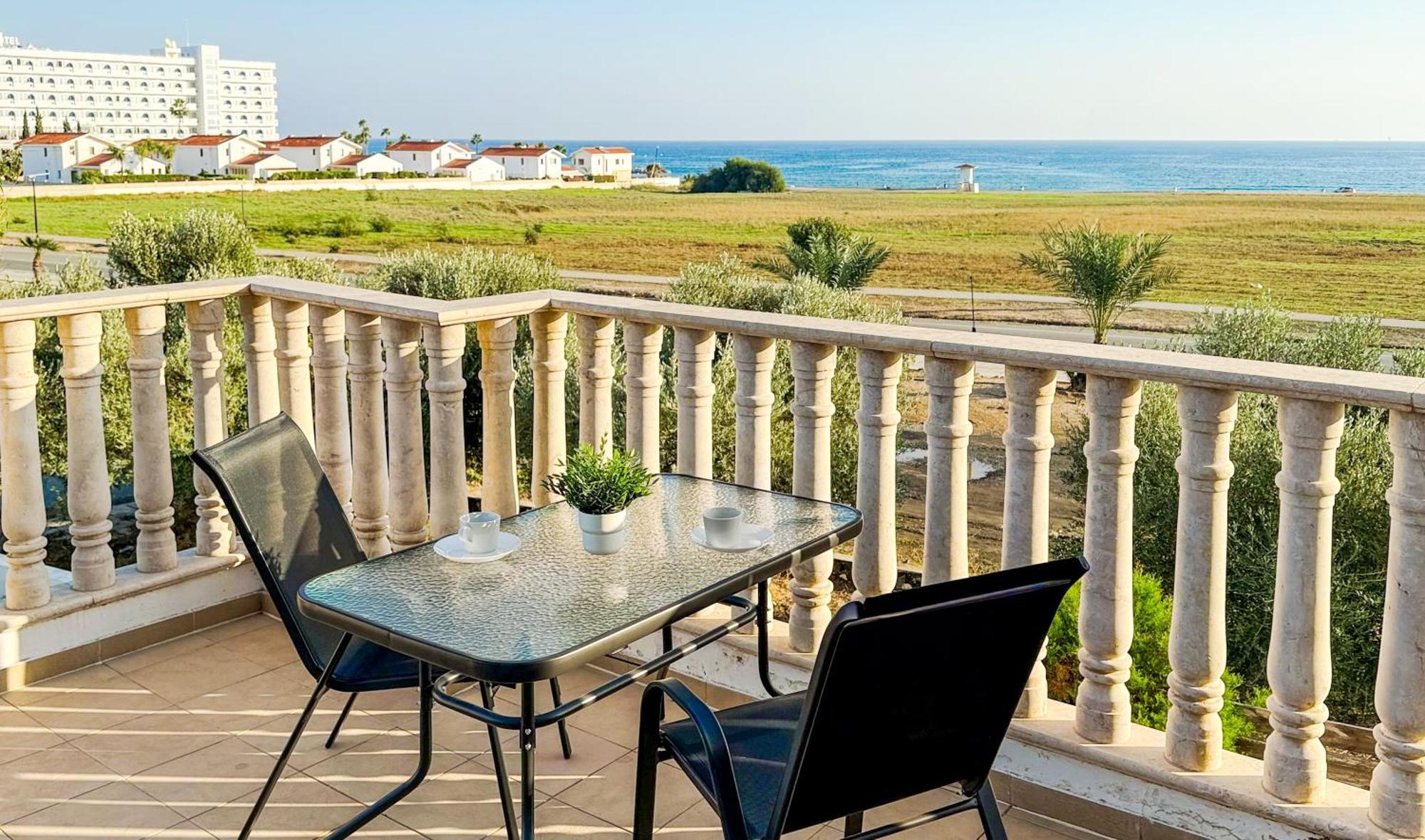 Beachfront With Private Pool And Exotic Fruit Garden *
